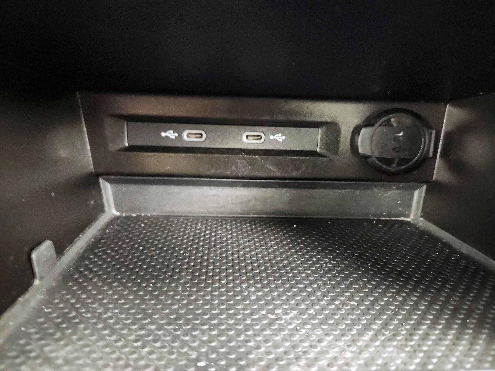 Thumbnail: 2024 Volkswagen Tiguan - 16