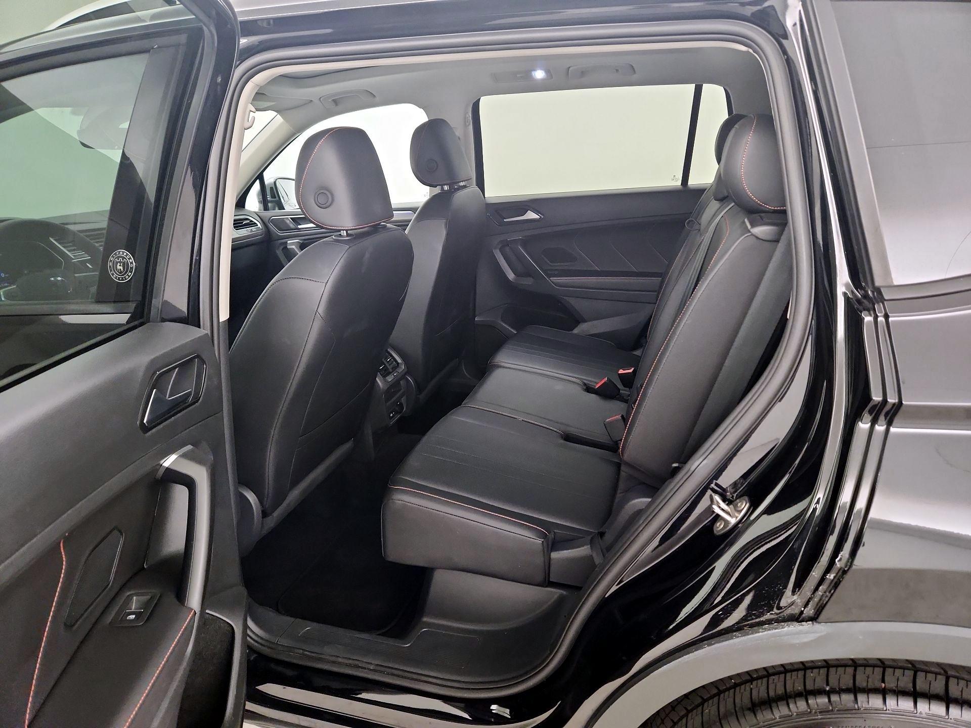 Thumbnail: 2024 Volkswagen Tiguan - 18