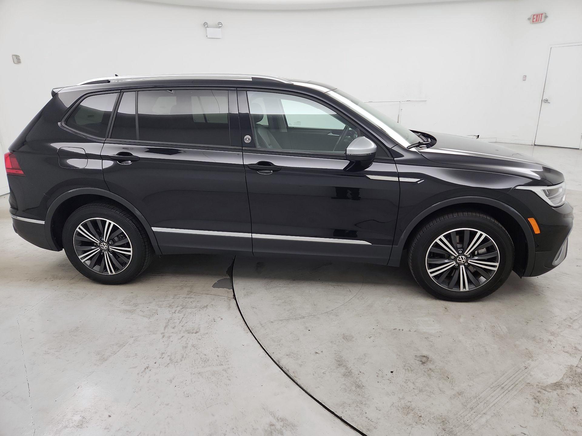 Thumbnail: 2024 Volkswagen Tiguan - 4