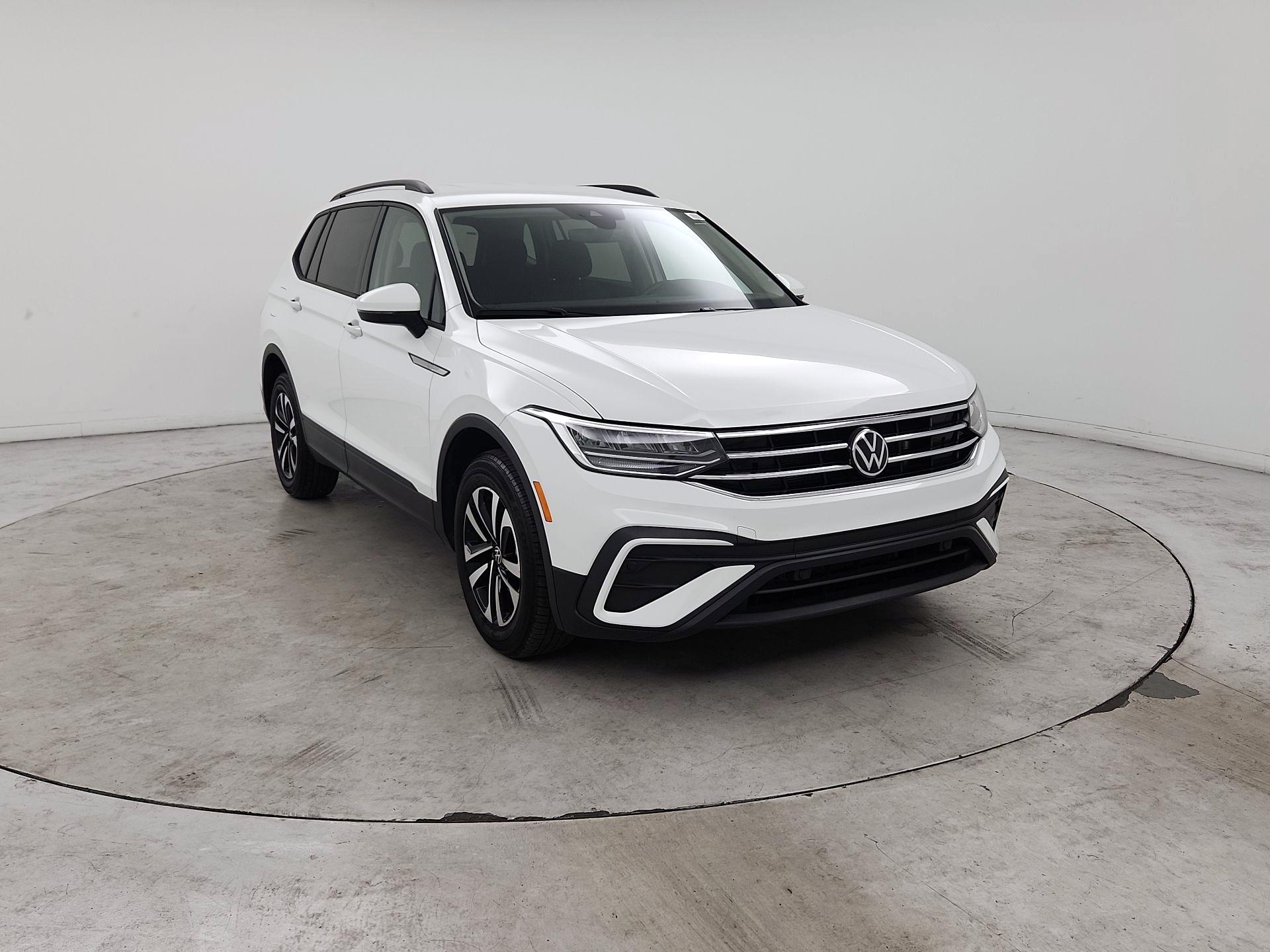 Thumbnail: 2024 Volkswagen Tiguan - 1