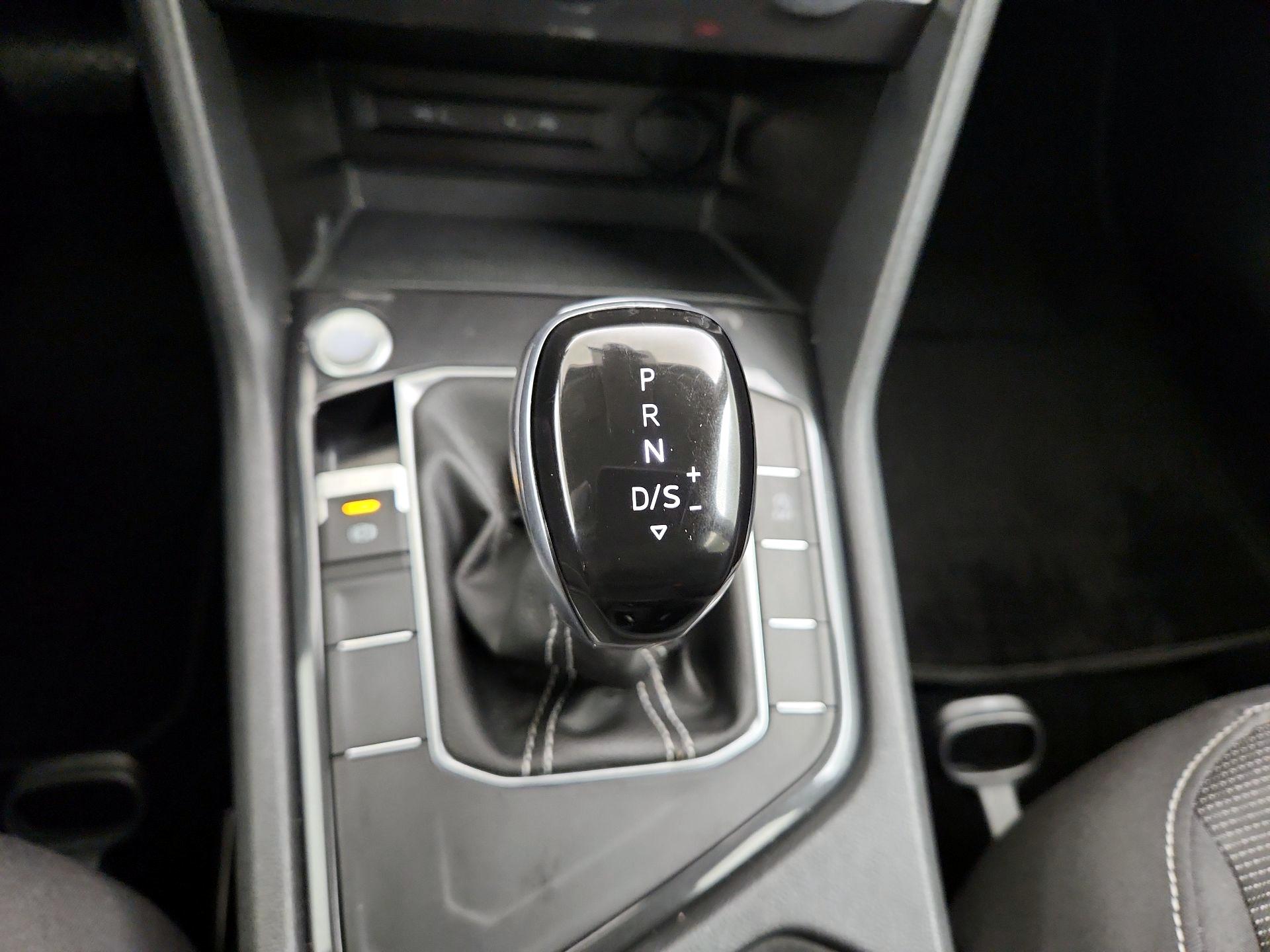 Thumbnail: 2024 Volkswagen Tiguan - 15