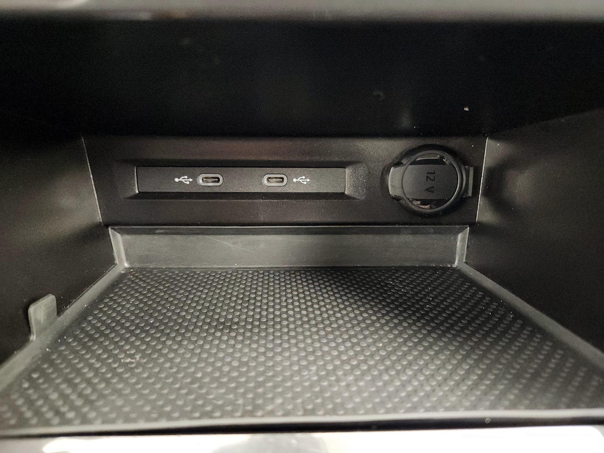 Thumbnail: 2024 Volkswagen Tiguan - 16