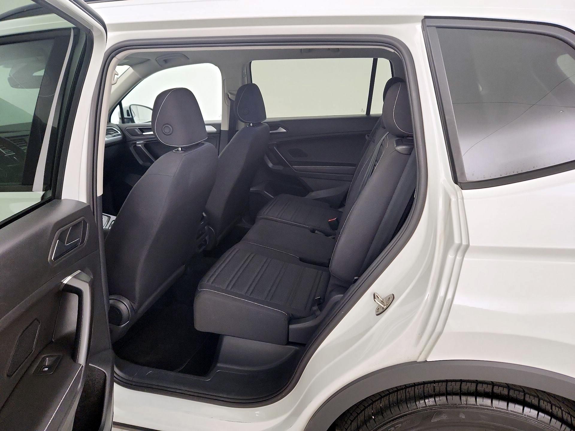 Thumbnail: 2024 Volkswagen Tiguan - 17