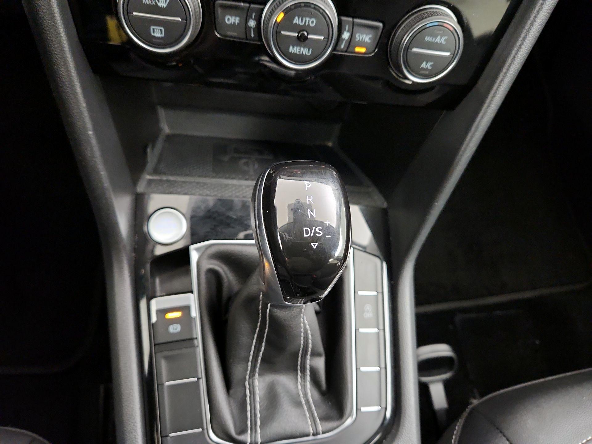 Thumbnail: 2024 Volkswagen Taos - 15