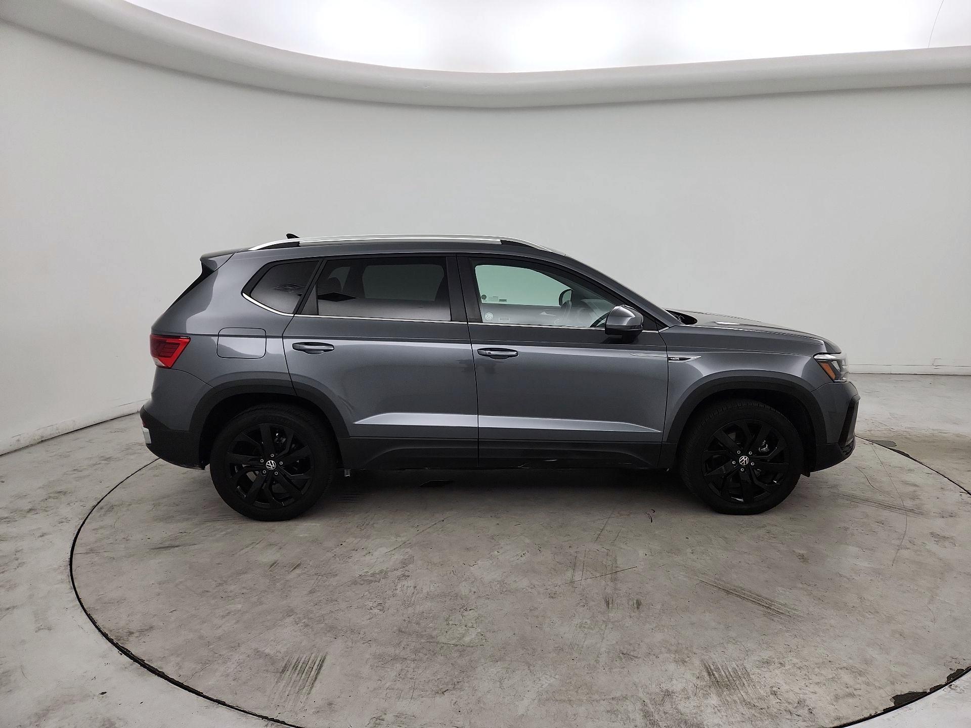 Thumbnail: 2024 Volkswagen Taos - 4