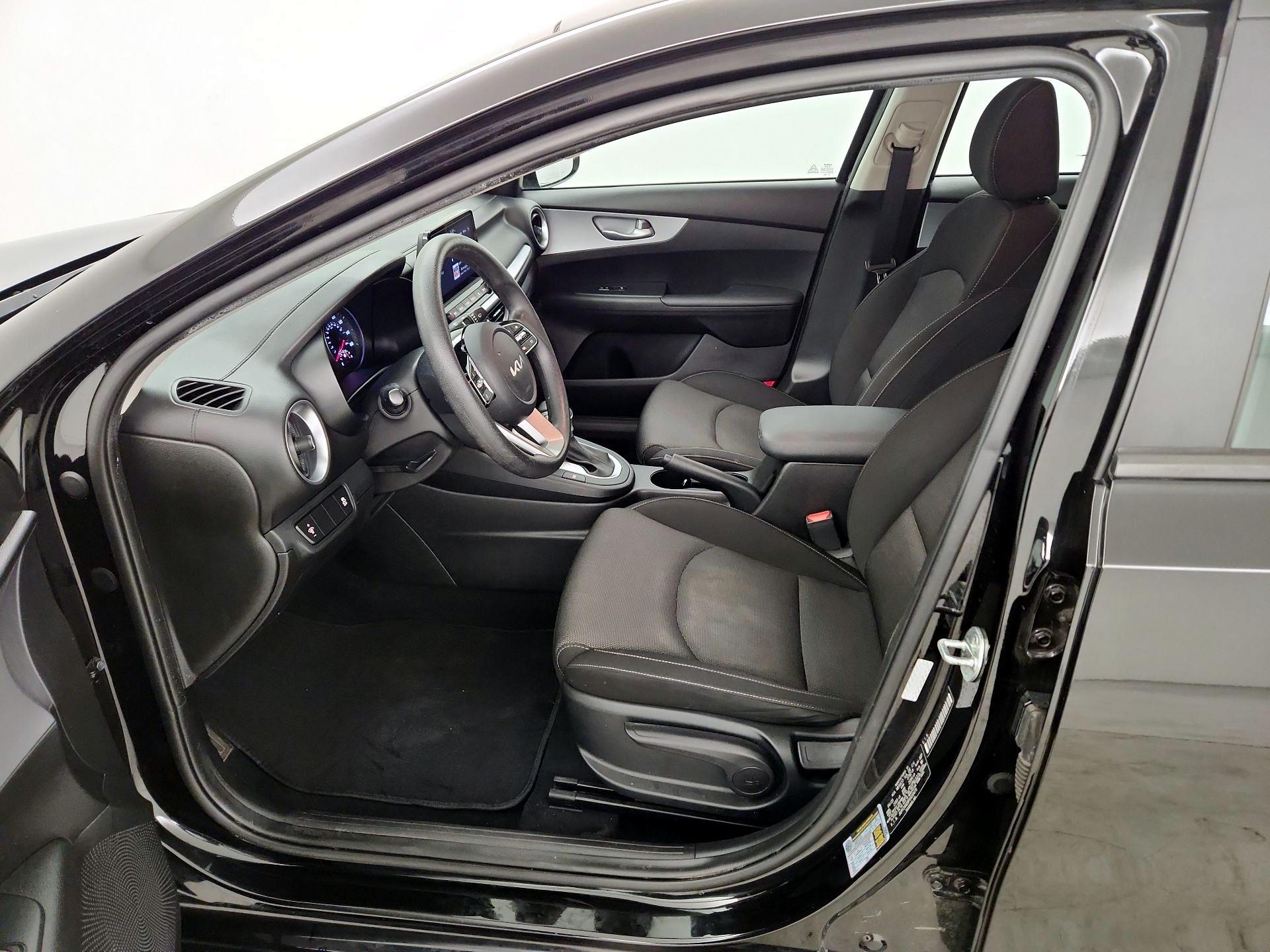 Thumbnail: 2023 Kia Forte - 9