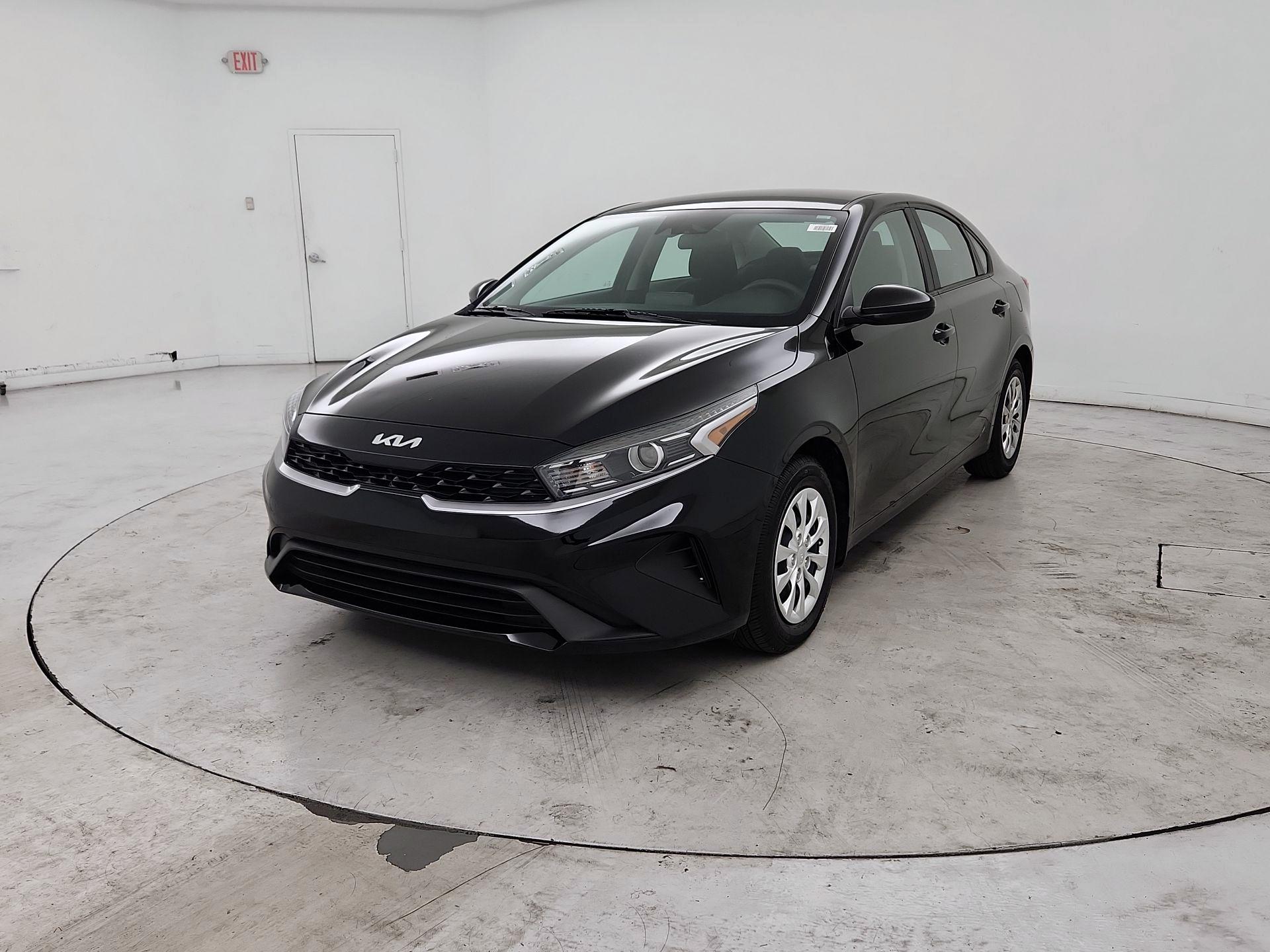 Thumbnail: 2023 Kia Forte - 3