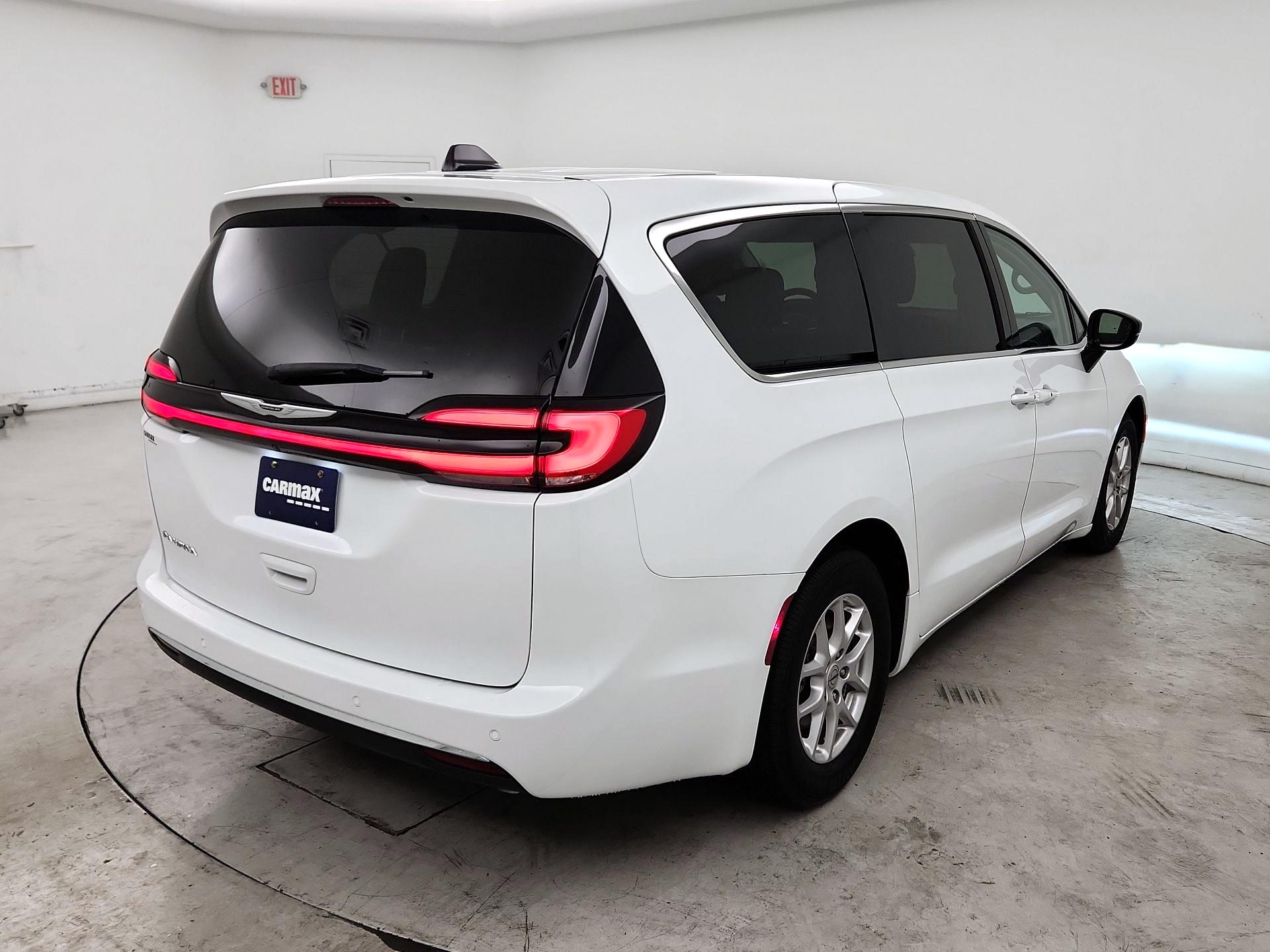 Thumbnail: 2024 Chrysler Pacifica - 5