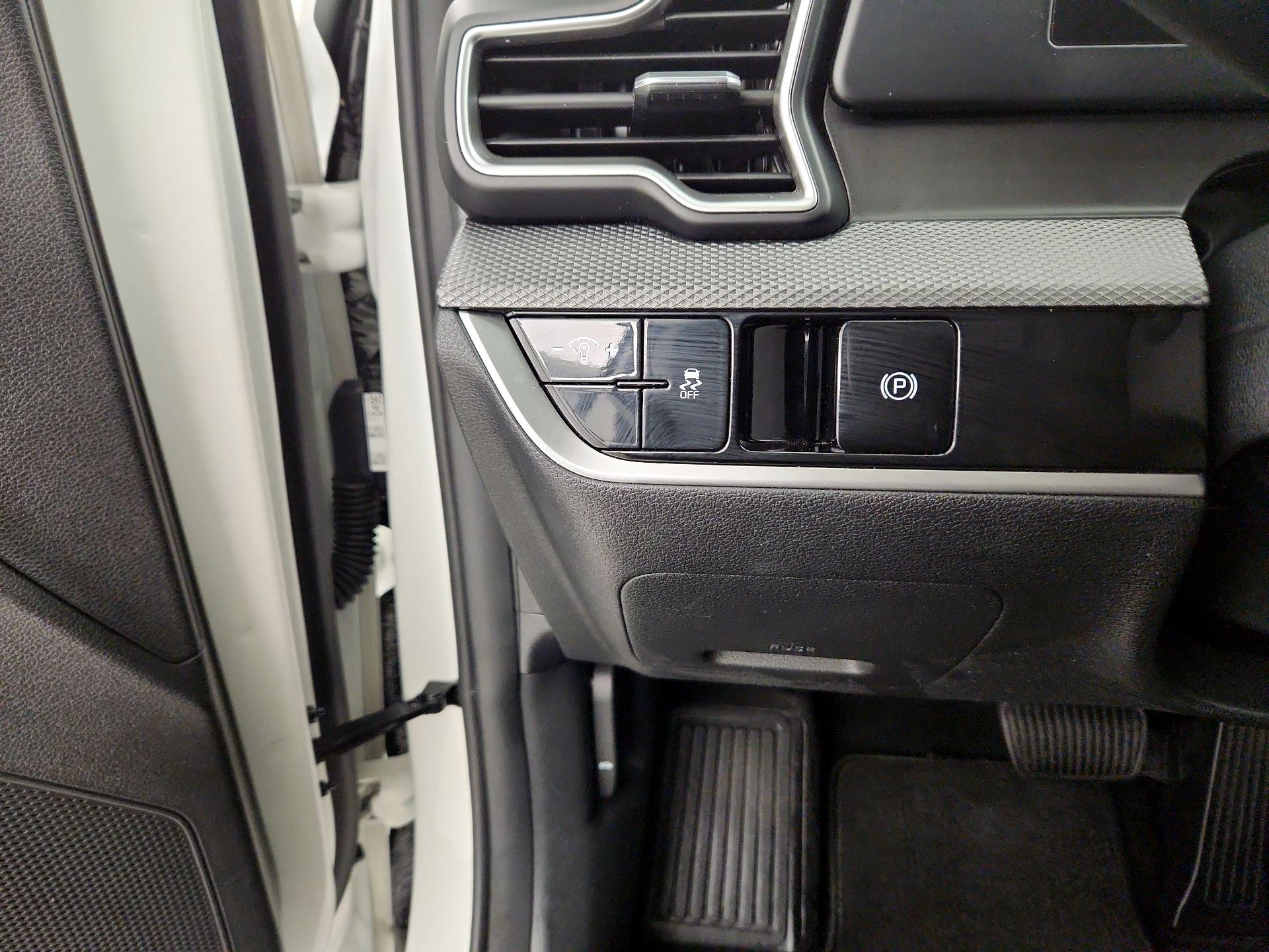 Thumbnail: 2024 Kia Sportage - 11