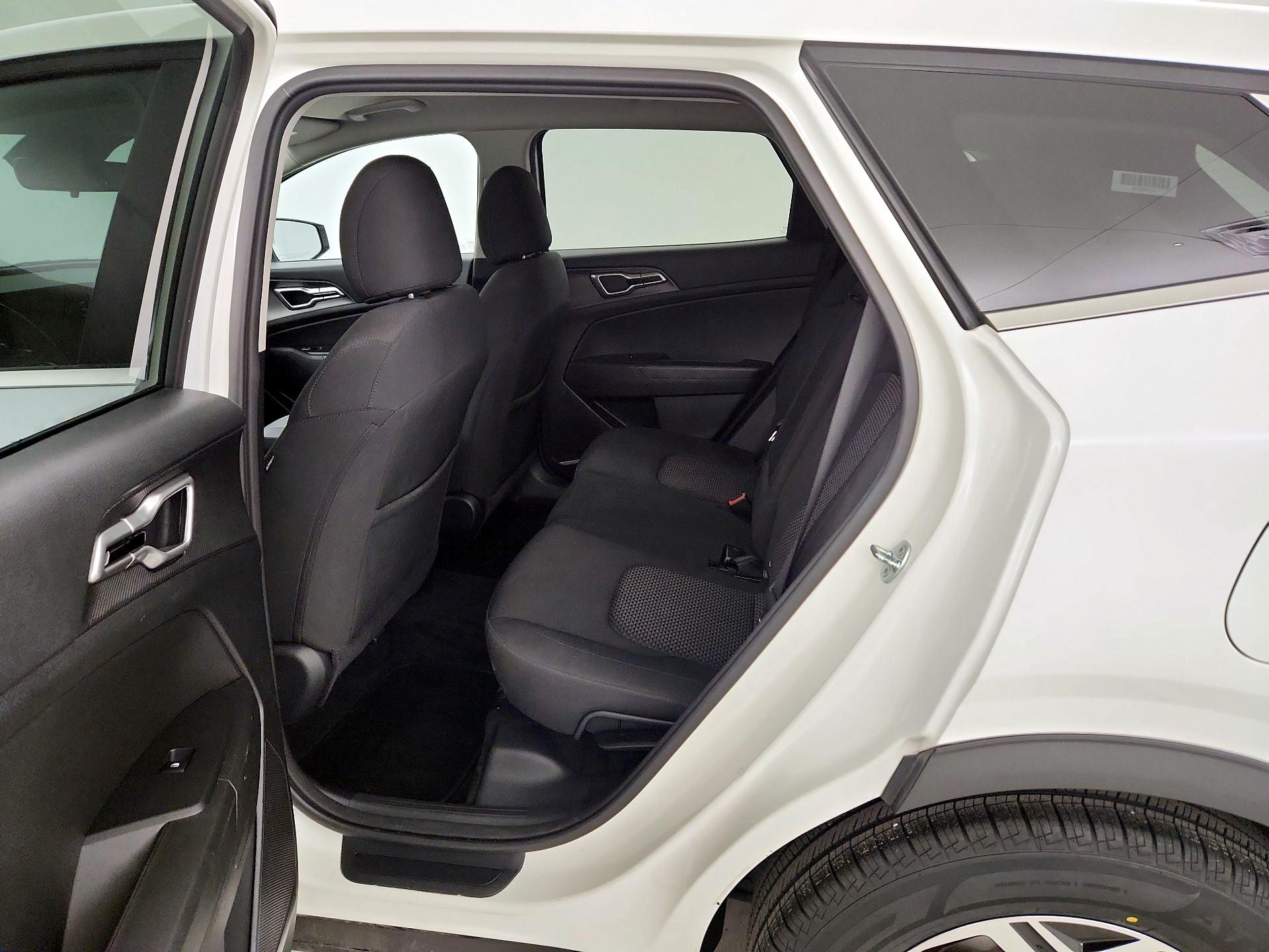 Thumbnail: 2024 Kia Sportage - 17