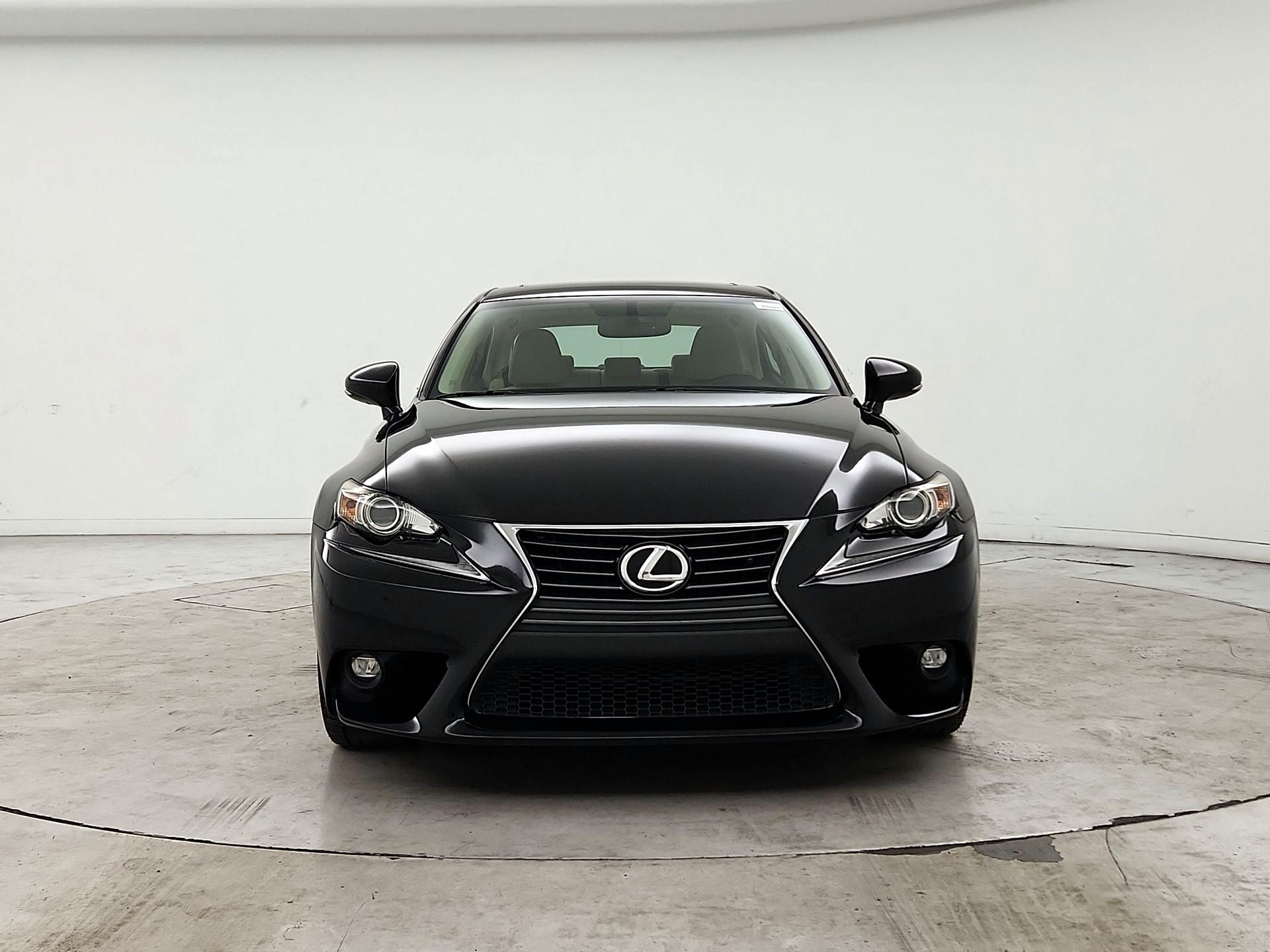 Thumbnail: 2016 Lexus IS - 2