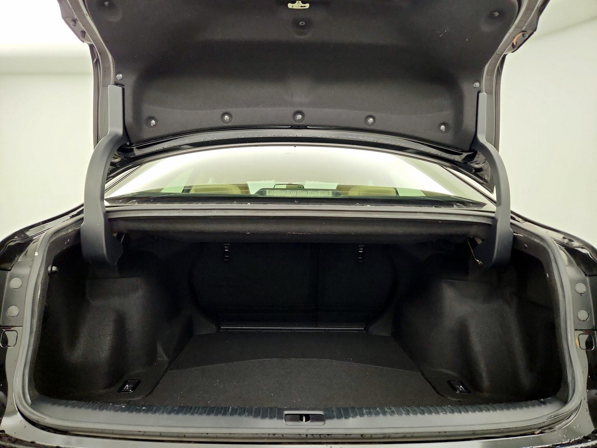 Thumbnail: 2016 Lexus IS - 19