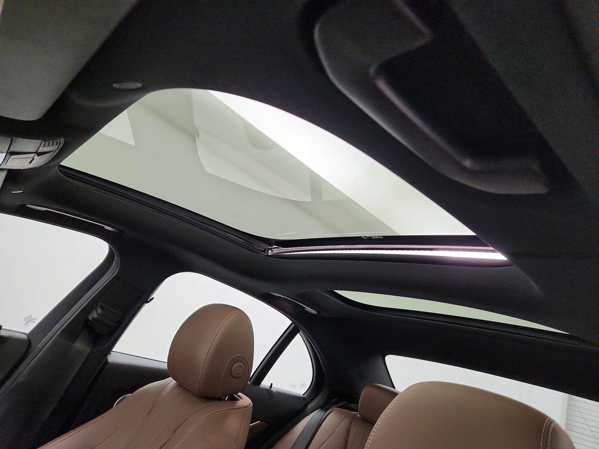 Thumbnail: 2019 Mercedes-Benz E-Class - 18