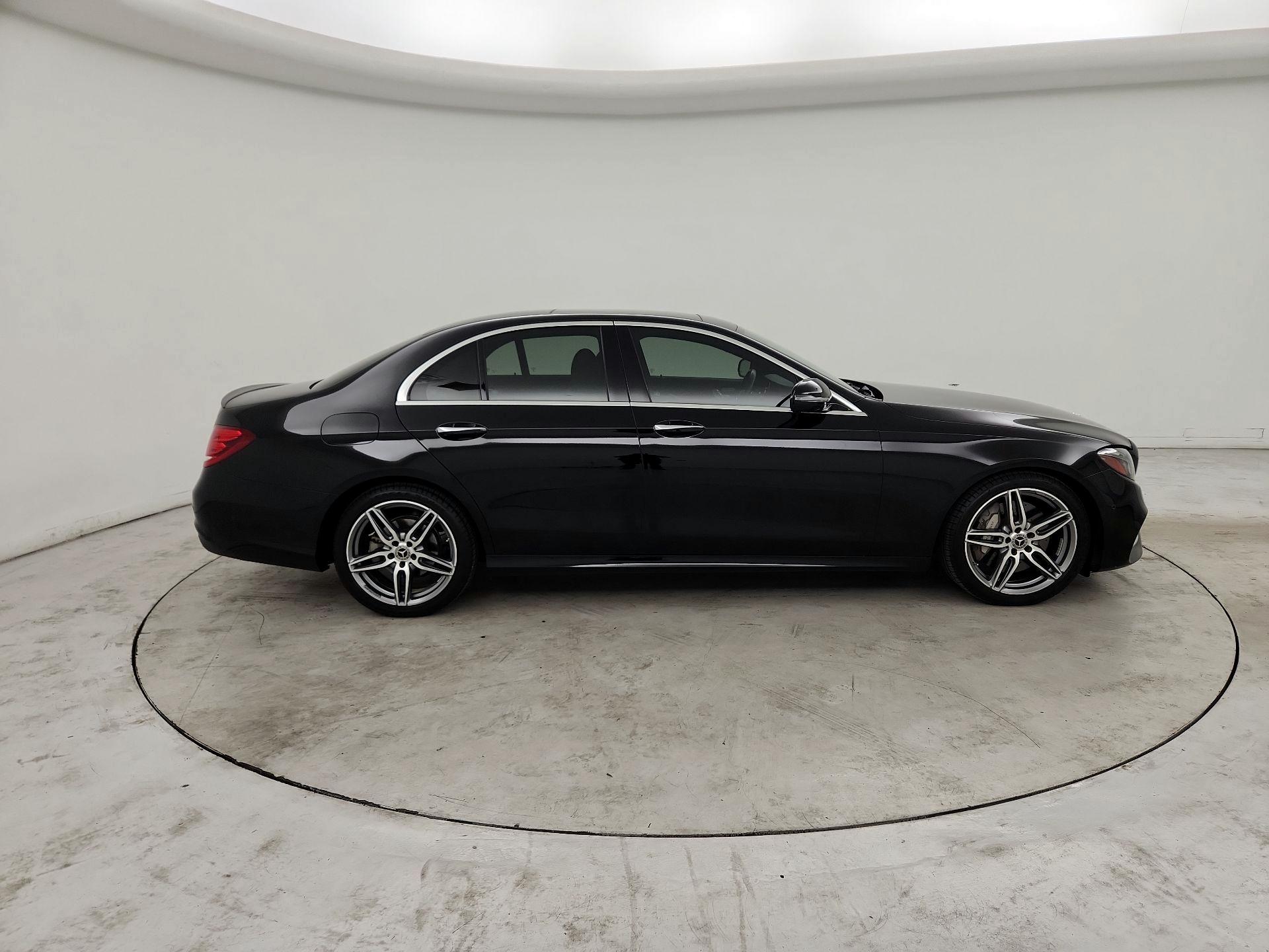 Thumbnail: 2019 Mercedes-Benz E-Class - 4