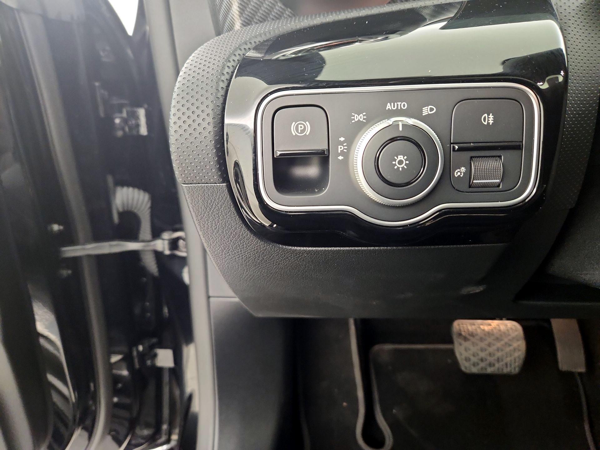 Thumbnail: 2025 Mercedes-Benz CLA - 11