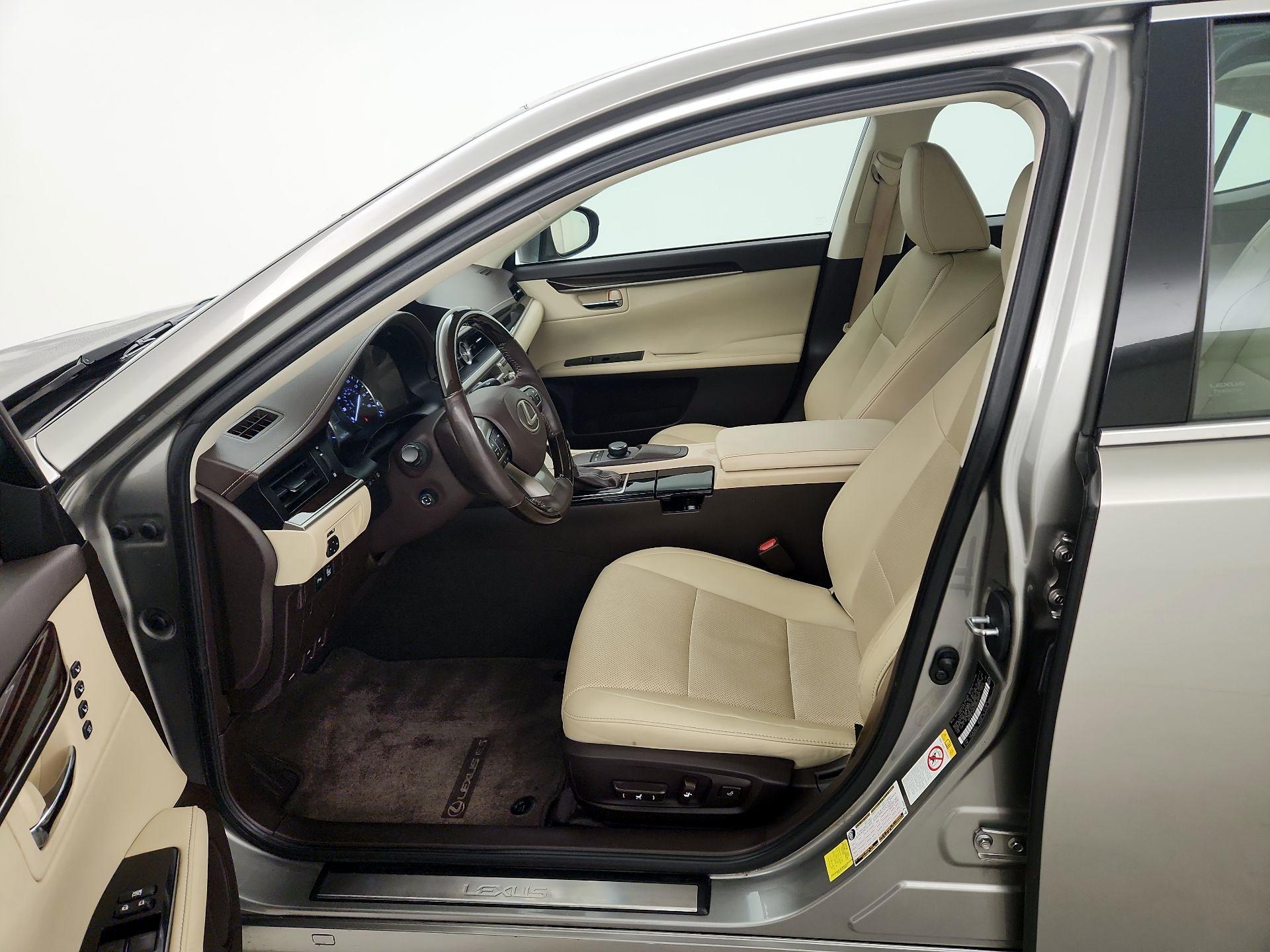 Thumbnail: 2016 Lexus ES - 9