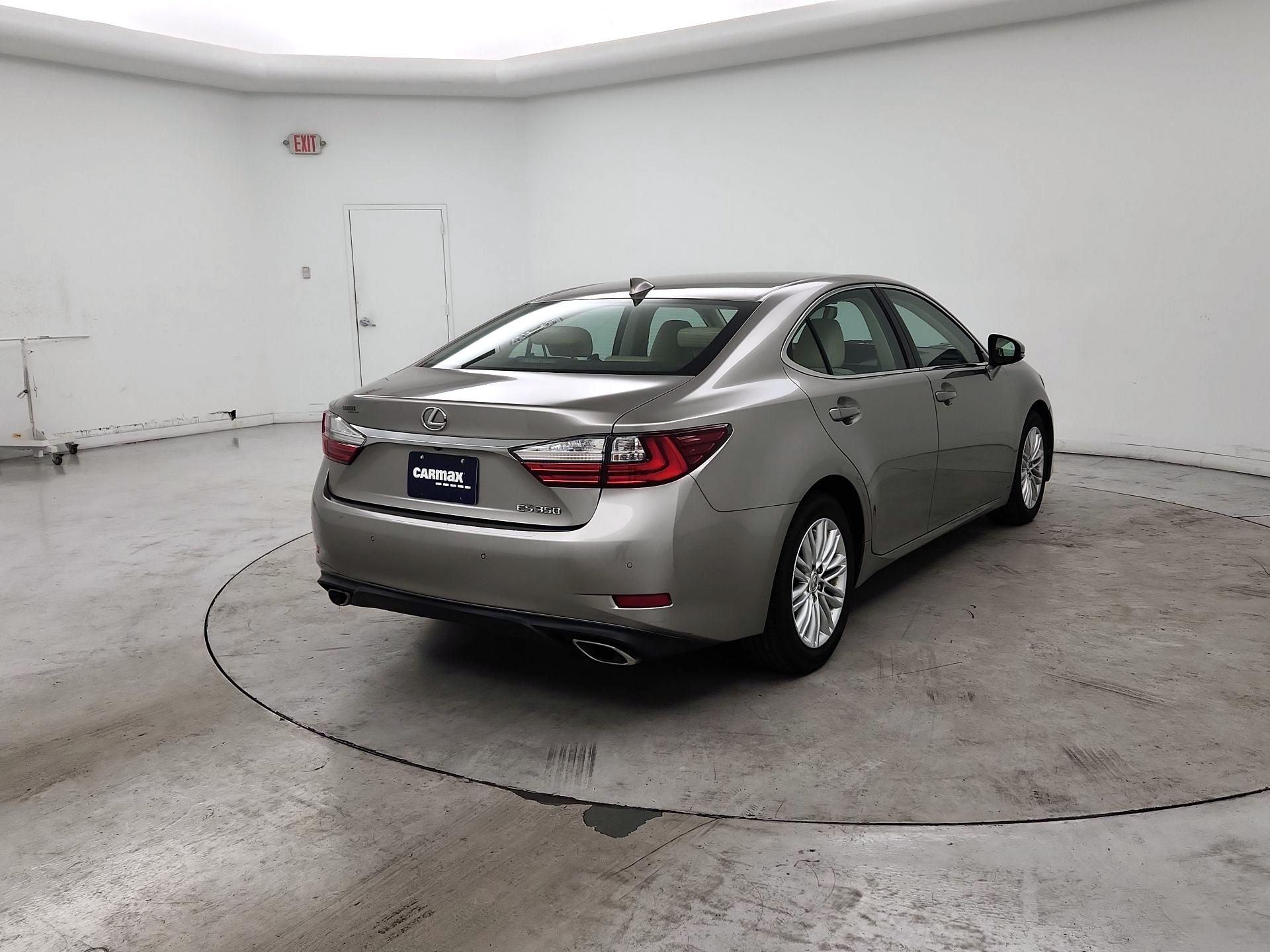 Thumbnail: 2016 Lexus ES - 5
