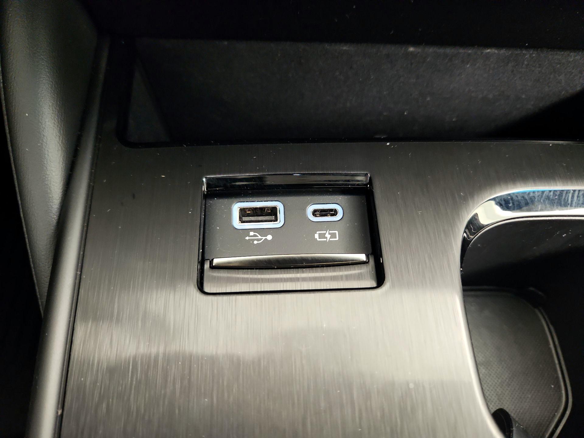 Thumbnail: 2025 Lexus ES - 16