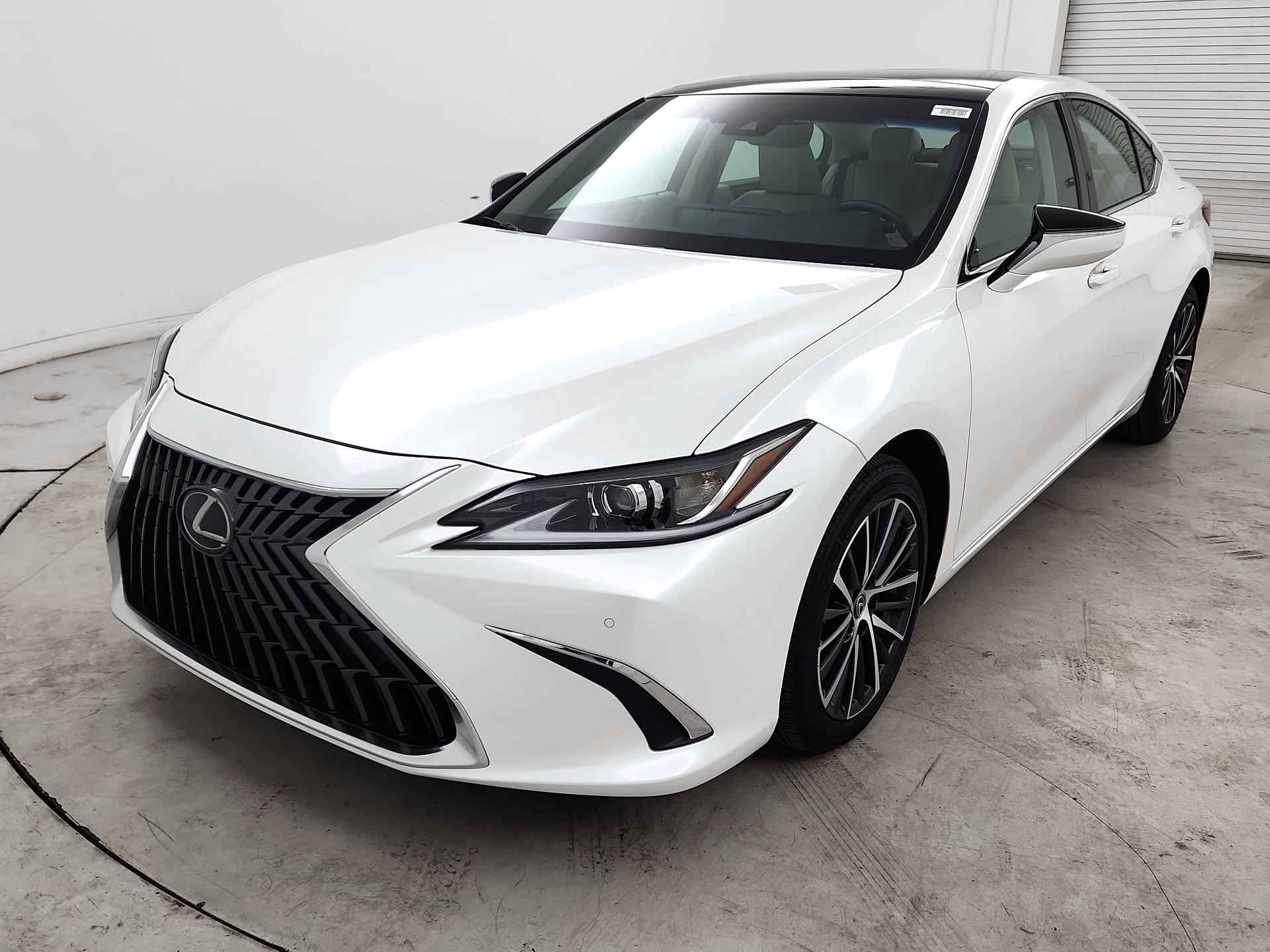 Thumbnail: 2025 Lexus ES - 3