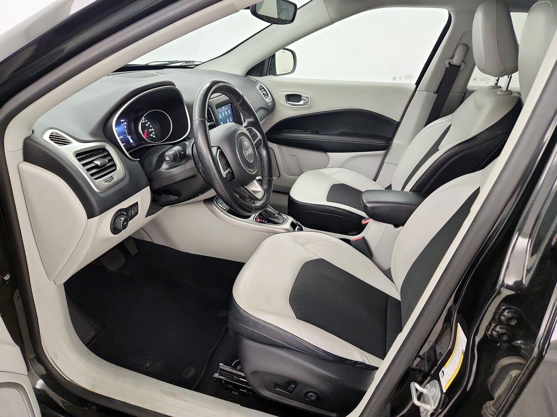 Thumbnail: 2018 Jeep Compass - 9