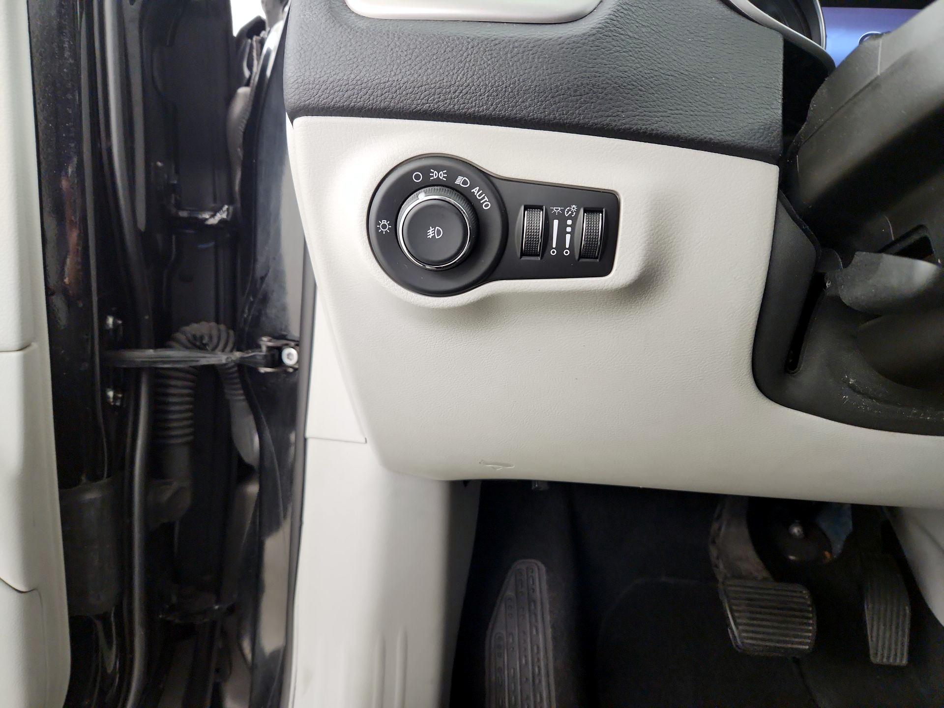 Thumbnail: 2018 Jeep Compass - 11