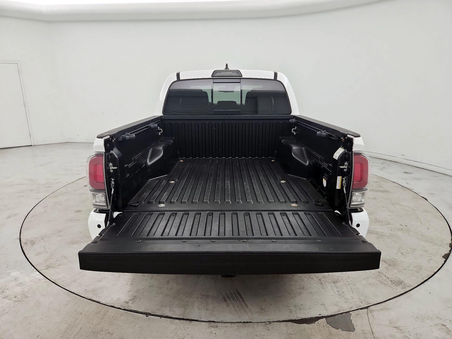 Thumbnail: 2019 Toyota Tacoma - 19