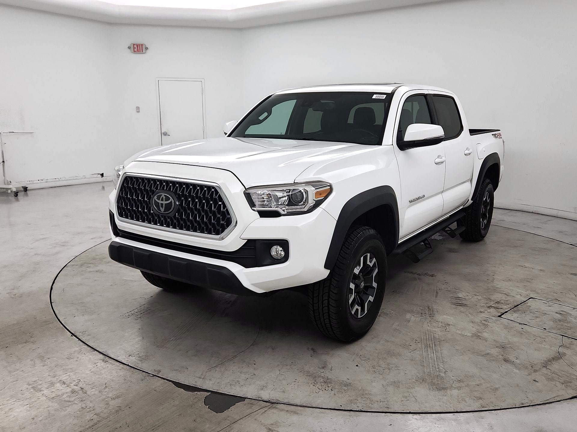 Thumbnail: 2019 Toyota Tacoma - 3