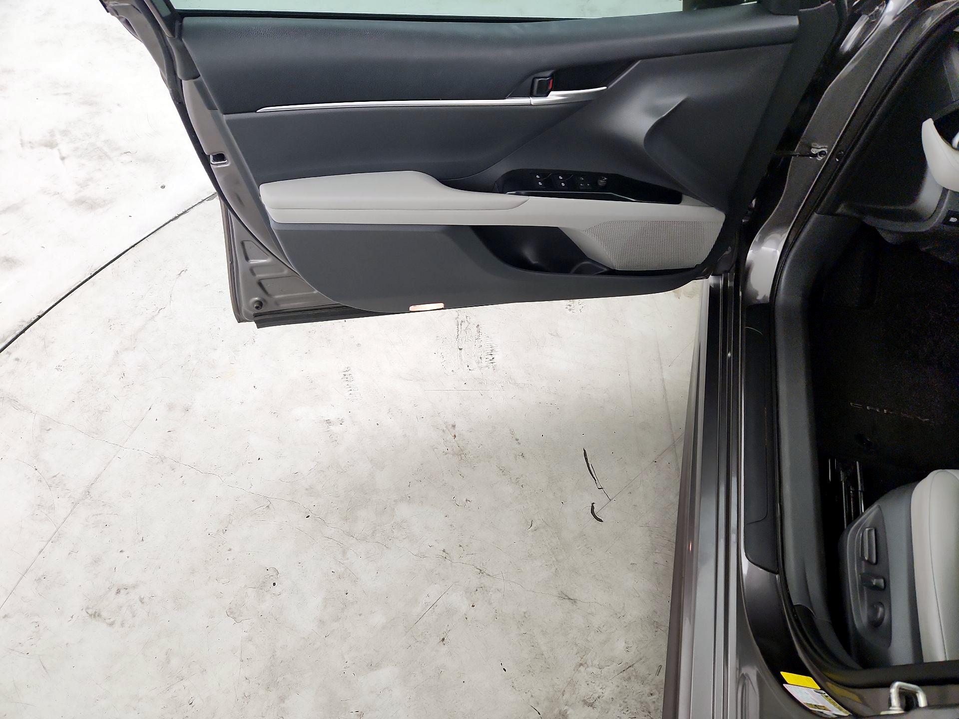 Thumbnail: 2019 Toyota Camry - 10