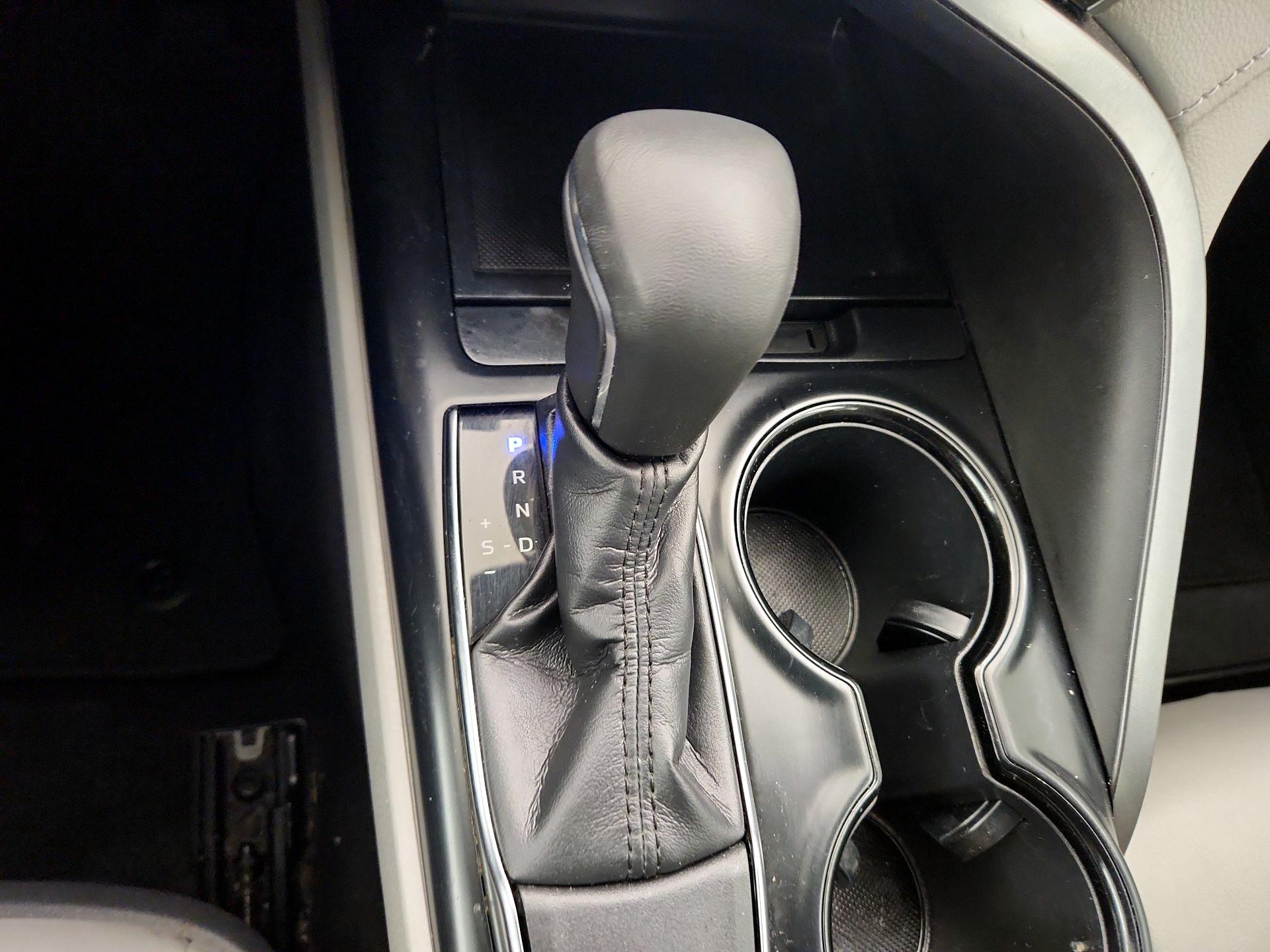 Thumbnail: 2019 Toyota Camry - 15