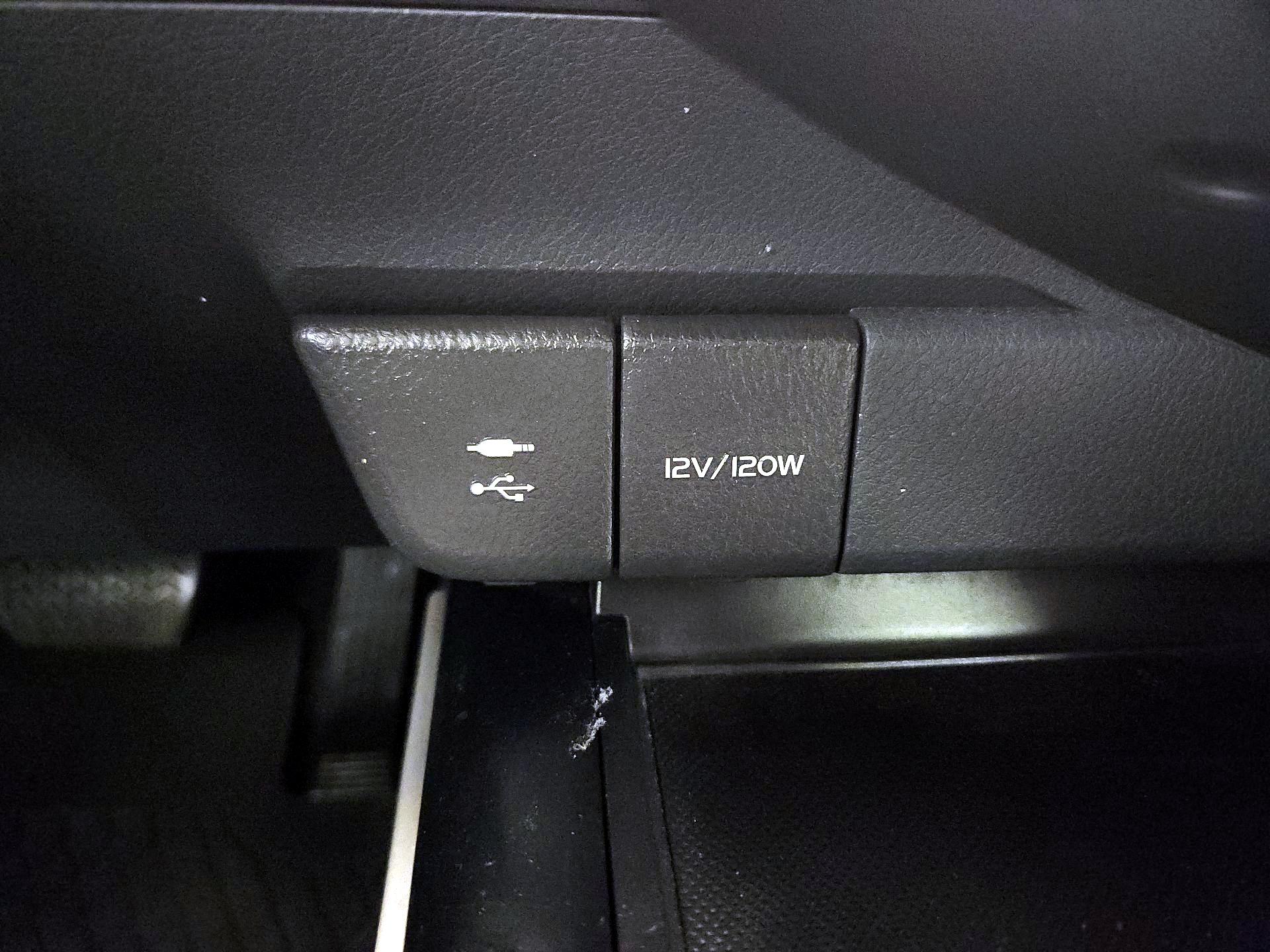 Thumbnail: 2019 Toyota Camry - 16