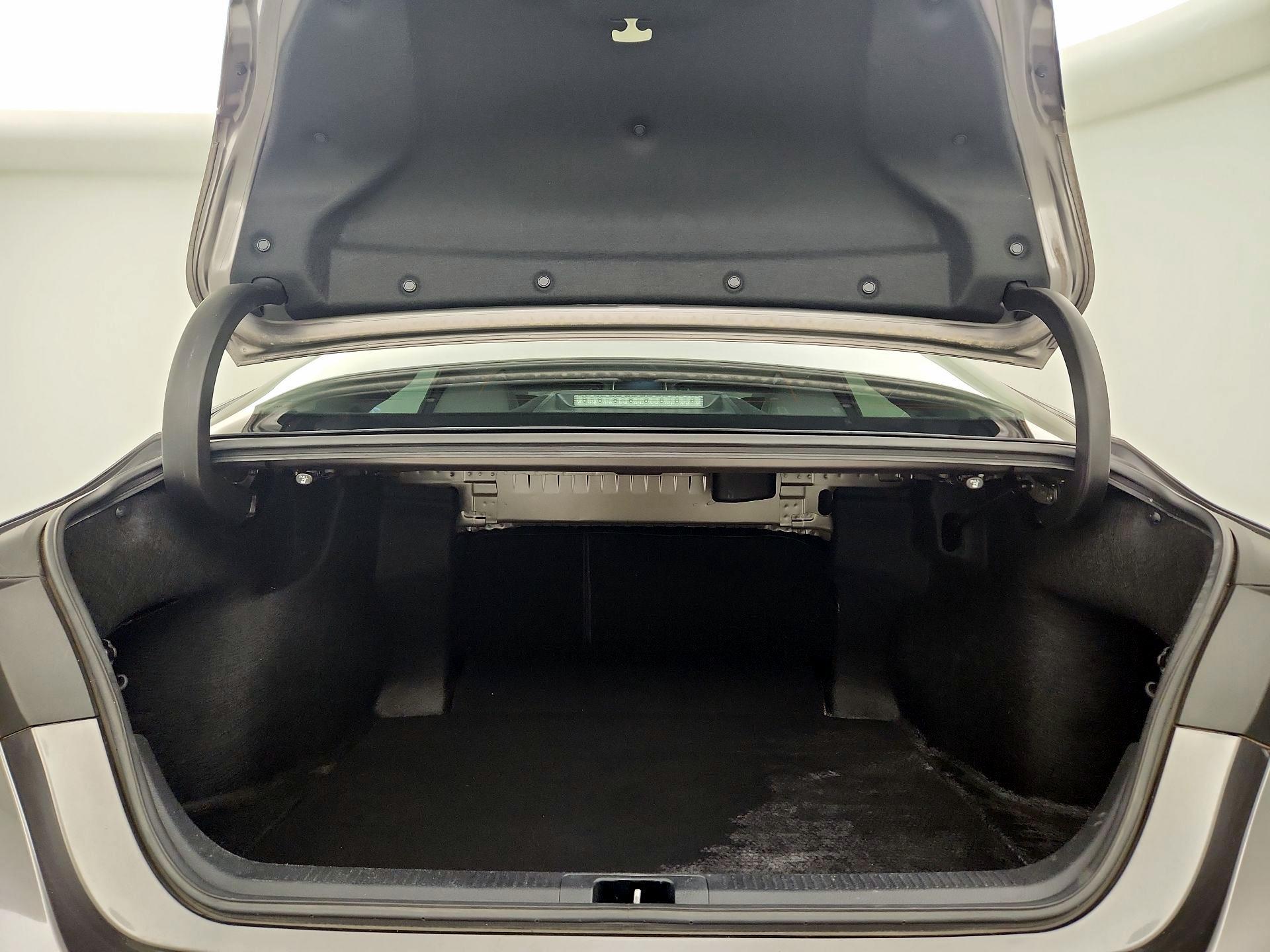 Thumbnail: 2019 Toyota Camry - 18