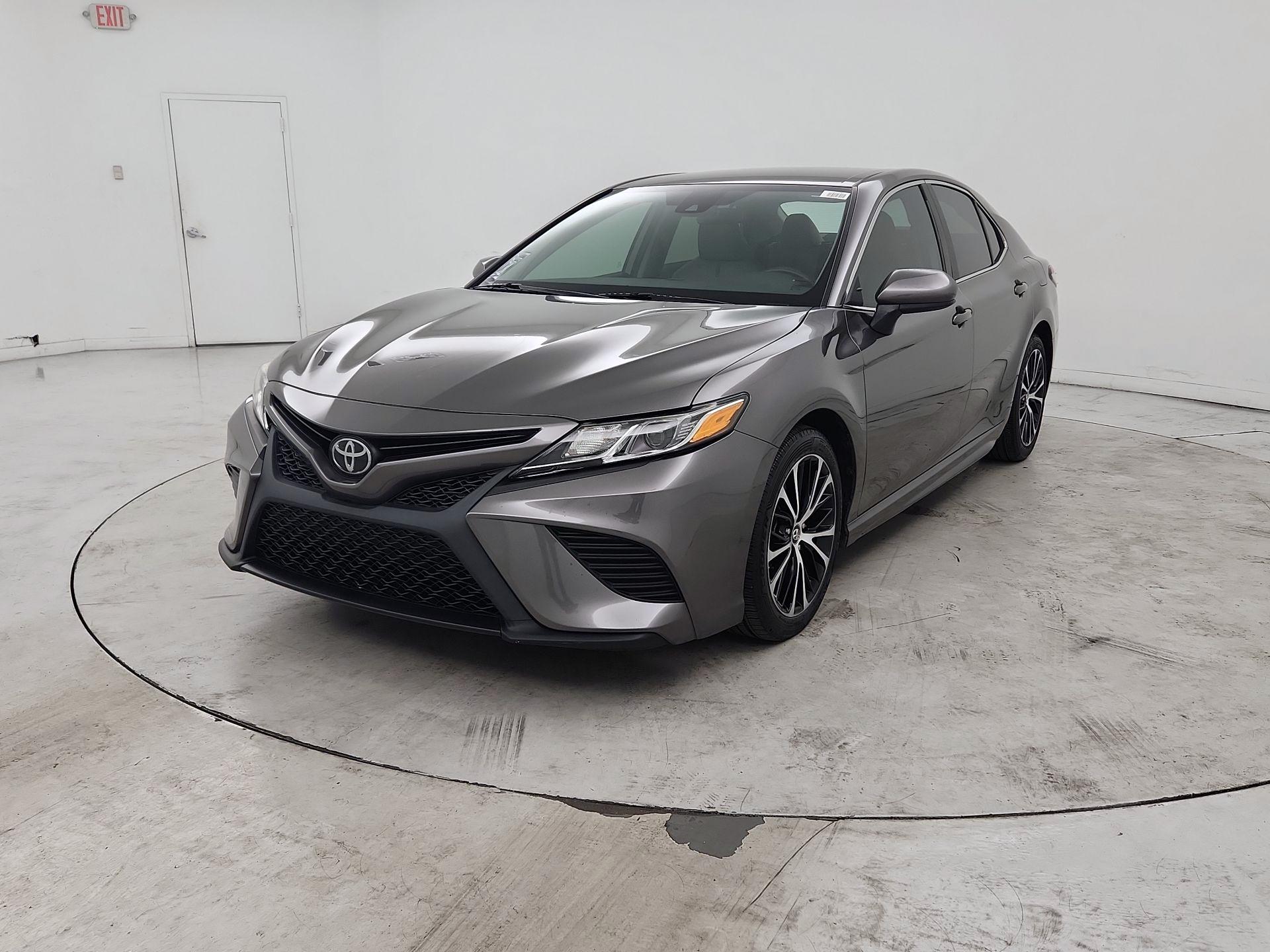 Thumbnail: 2019 Toyota Camry - 3