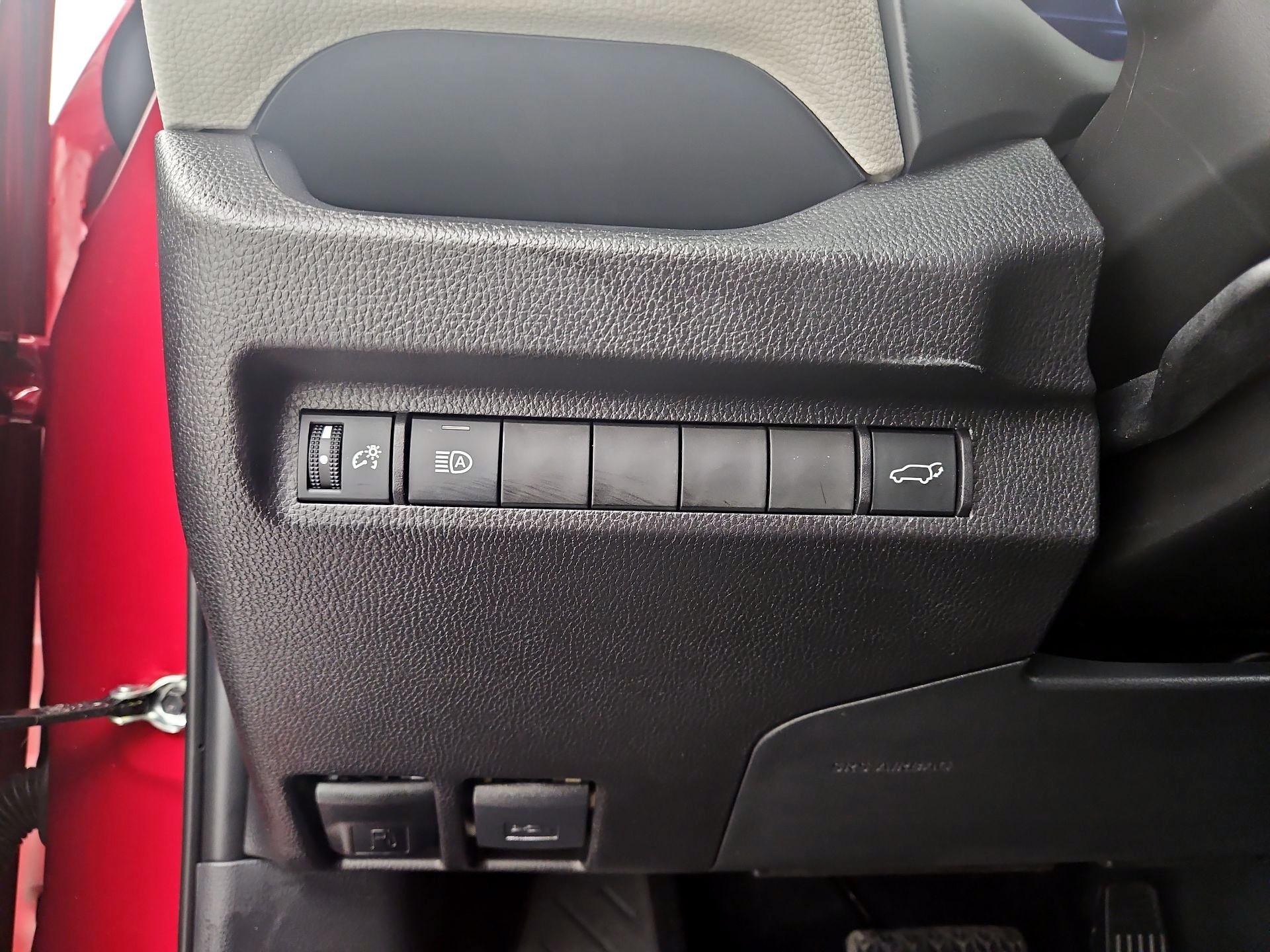 Thumbnail: 2025 Toyota RAV4 - 13