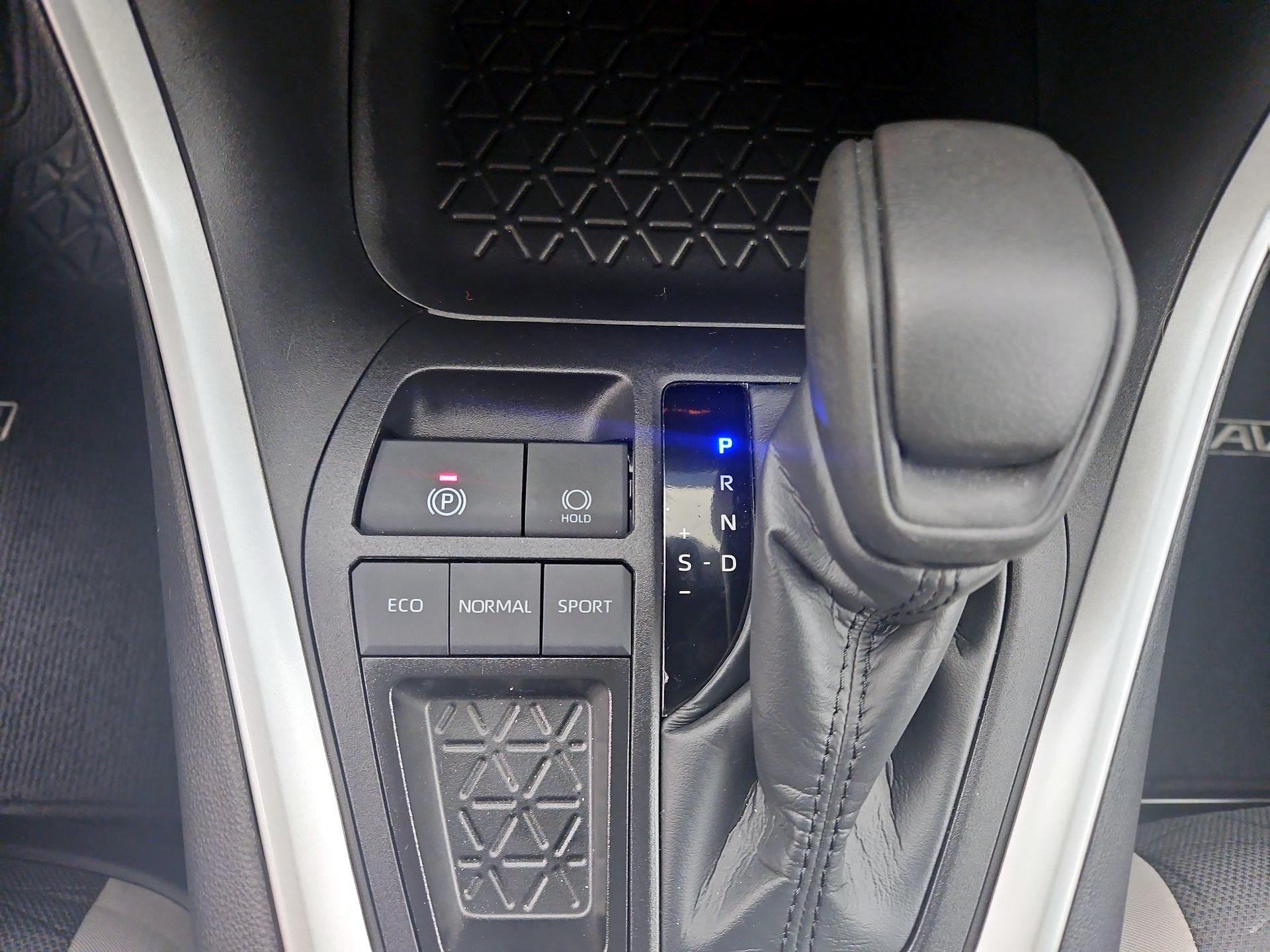 Thumbnail: 2025 Toyota RAV4 - 17