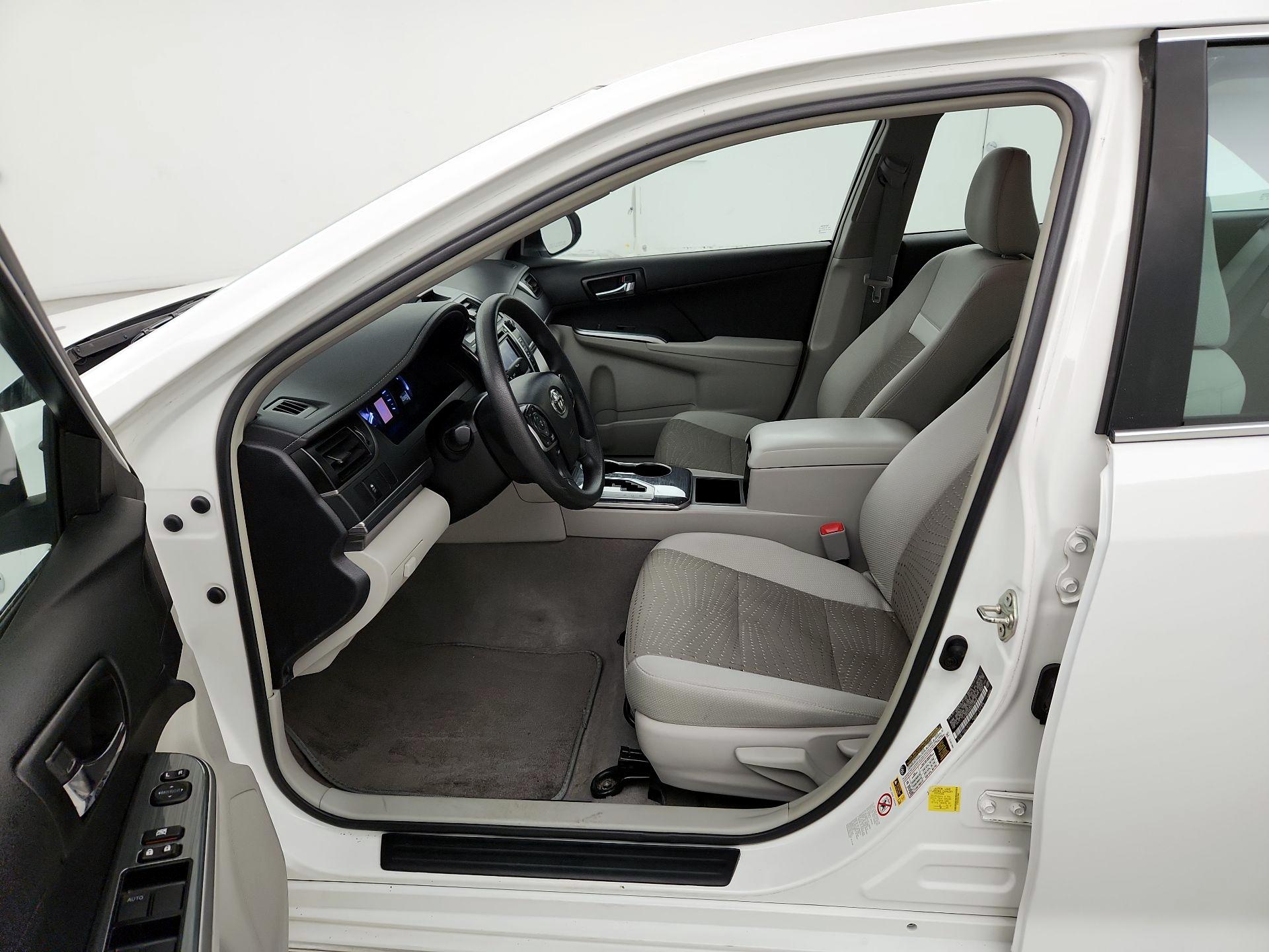 Thumbnail: 2014 Toyota Camry - 9