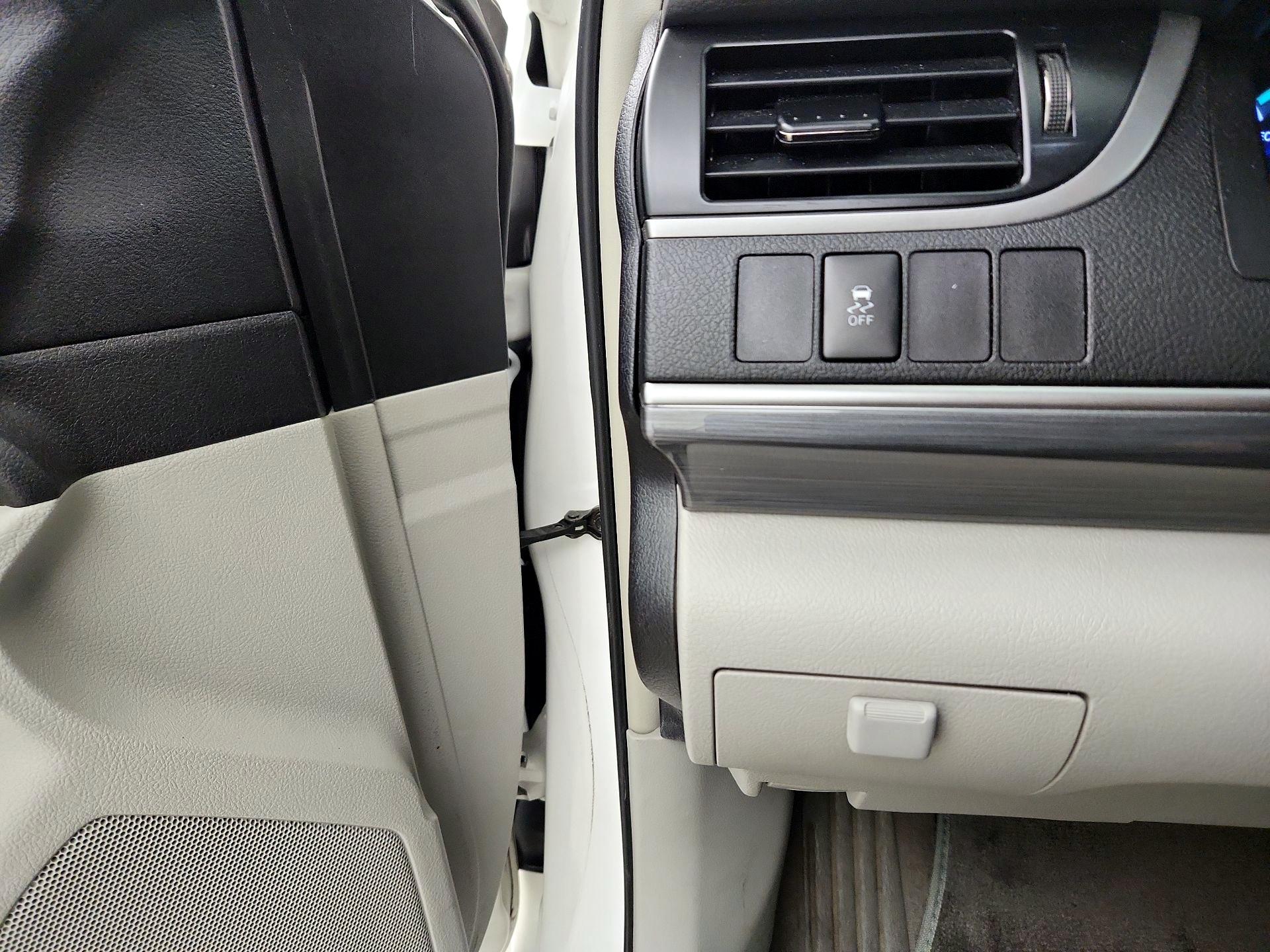 Thumbnail: 2014 Toyota Camry - 11