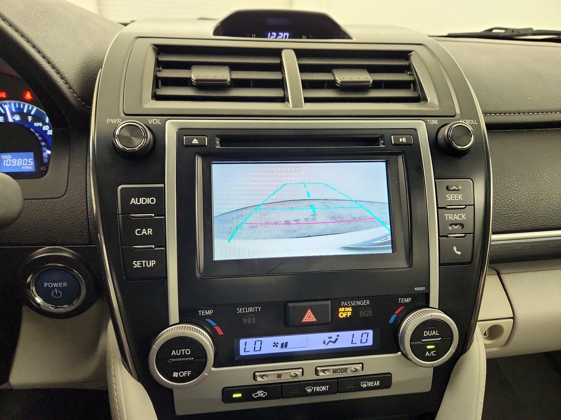 Thumbnail: 2014 Toyota Camry - 12