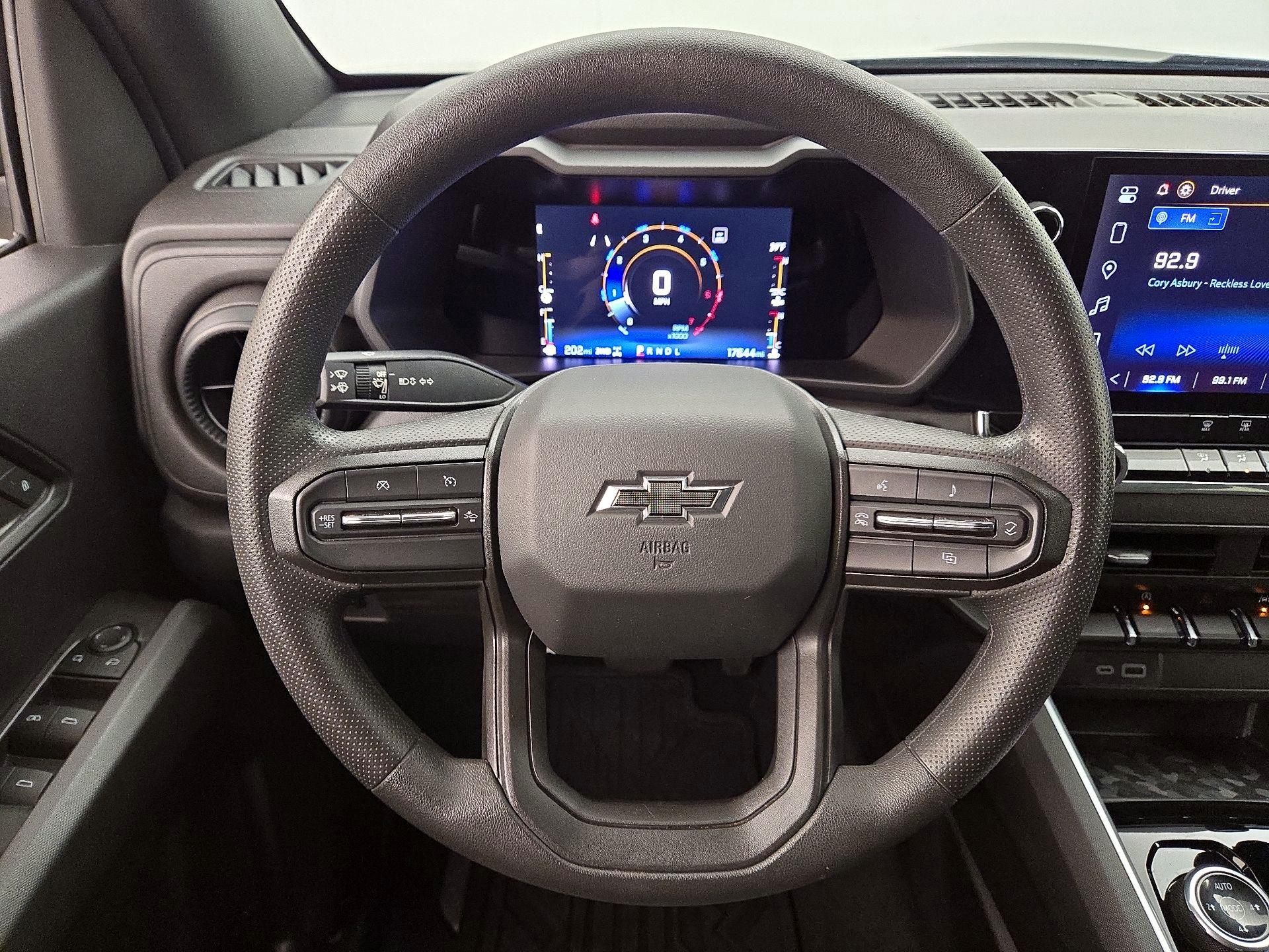 Thumbnail: 2023 Chevrolet Colorado - 10