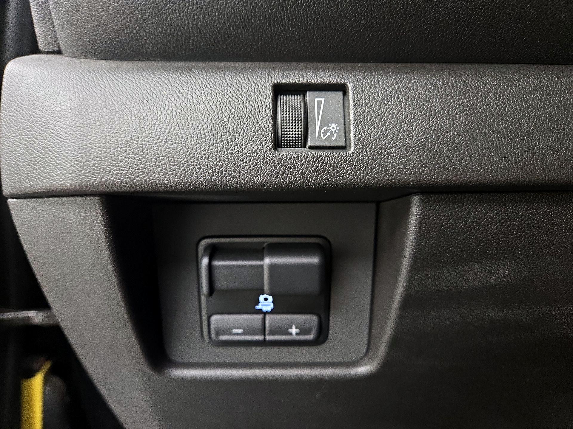 Thumbnail: 2023 Chevrolet Colorado - 13