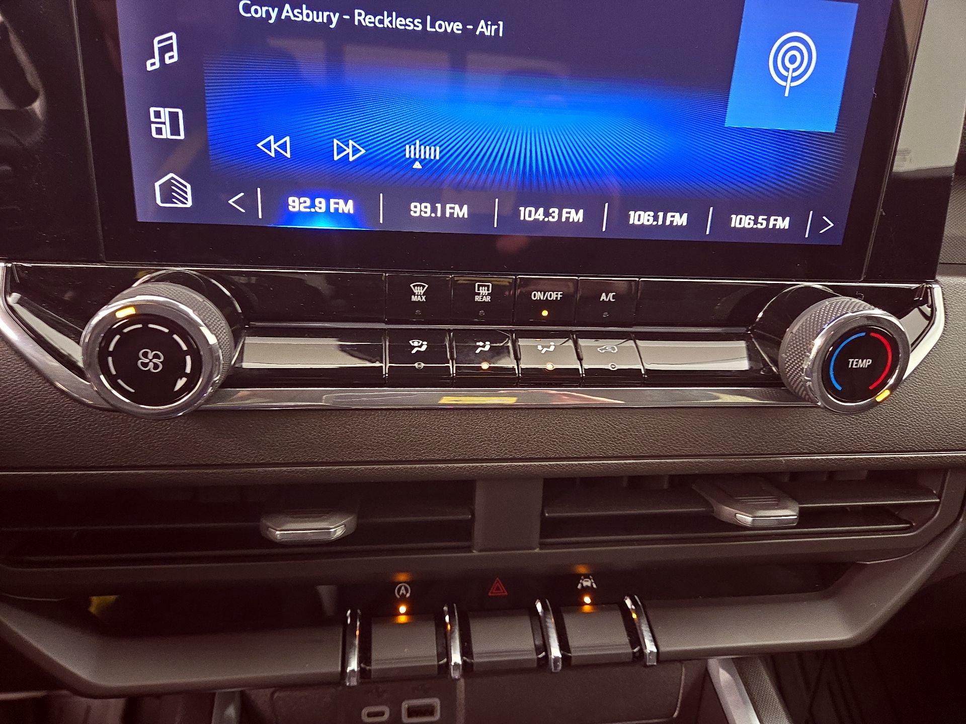 Thumbnail: 2023 Chevrolet Colorado - 16