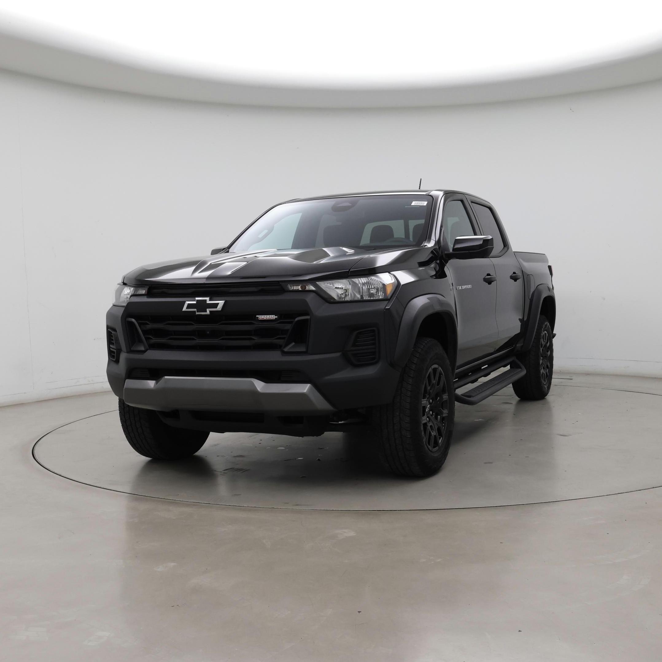 Thumbnail: 2023 Chevrolet Colorado - 4