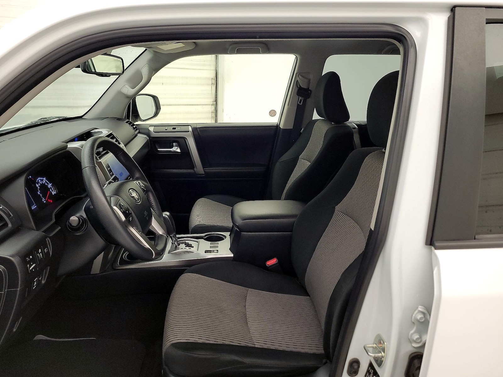 2024 Toyota 4Runner SR5 - Photo 12