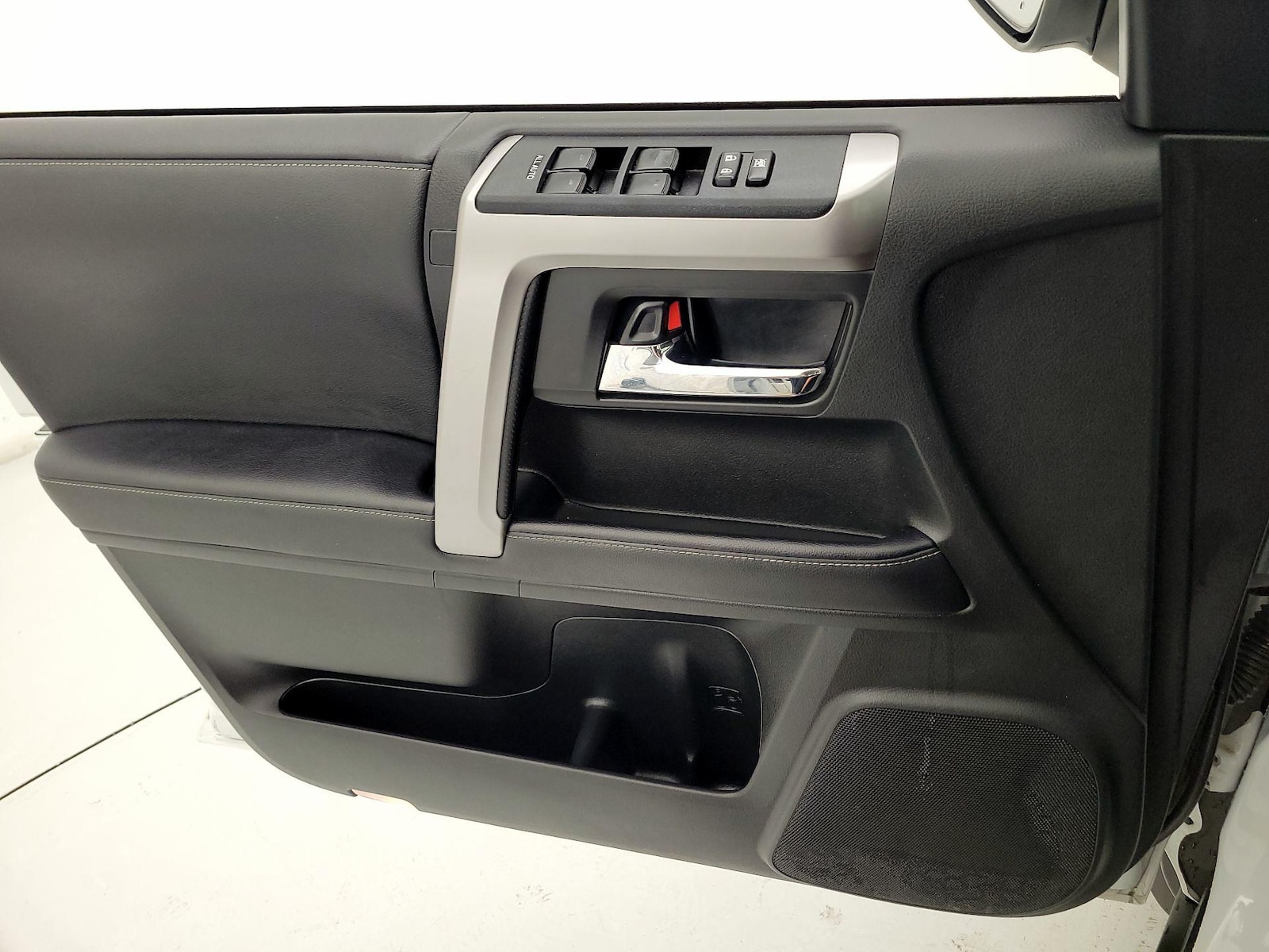 2024 Toyota 4Runner SR5 - Photo 13