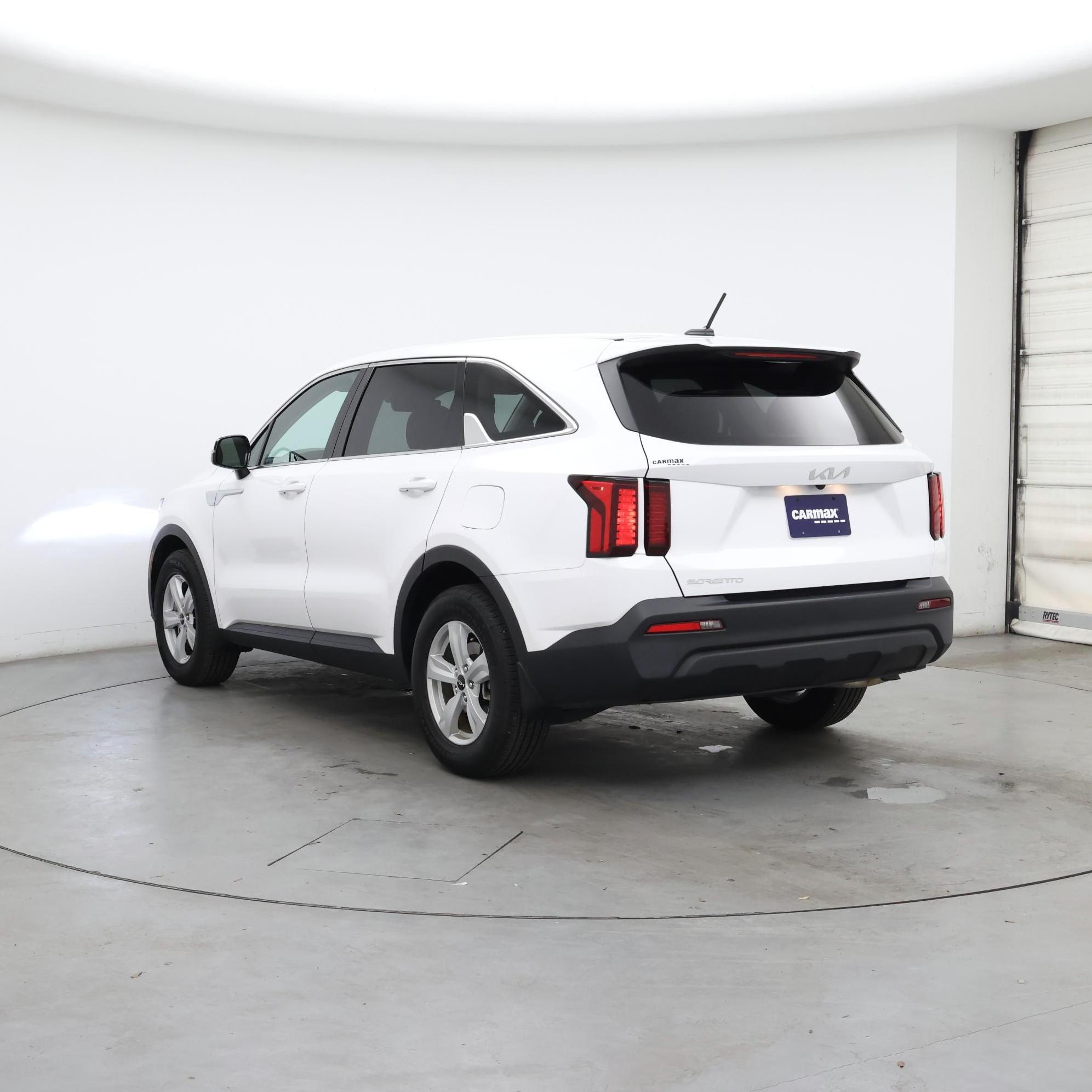 Thumbnail: 2023 Kia Sorento - 2