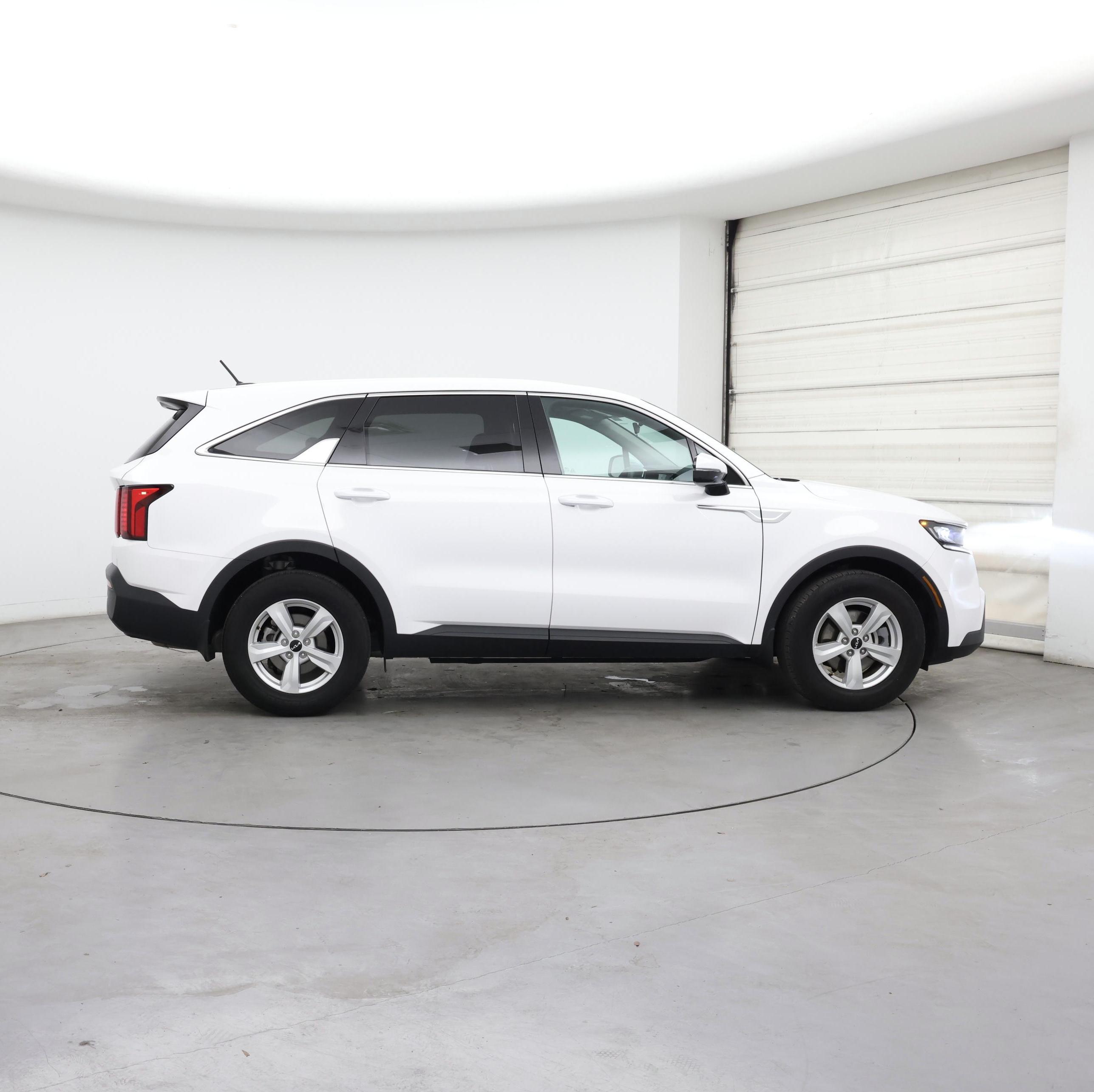 Thumbnail: 2023 Kia Sorento - 7