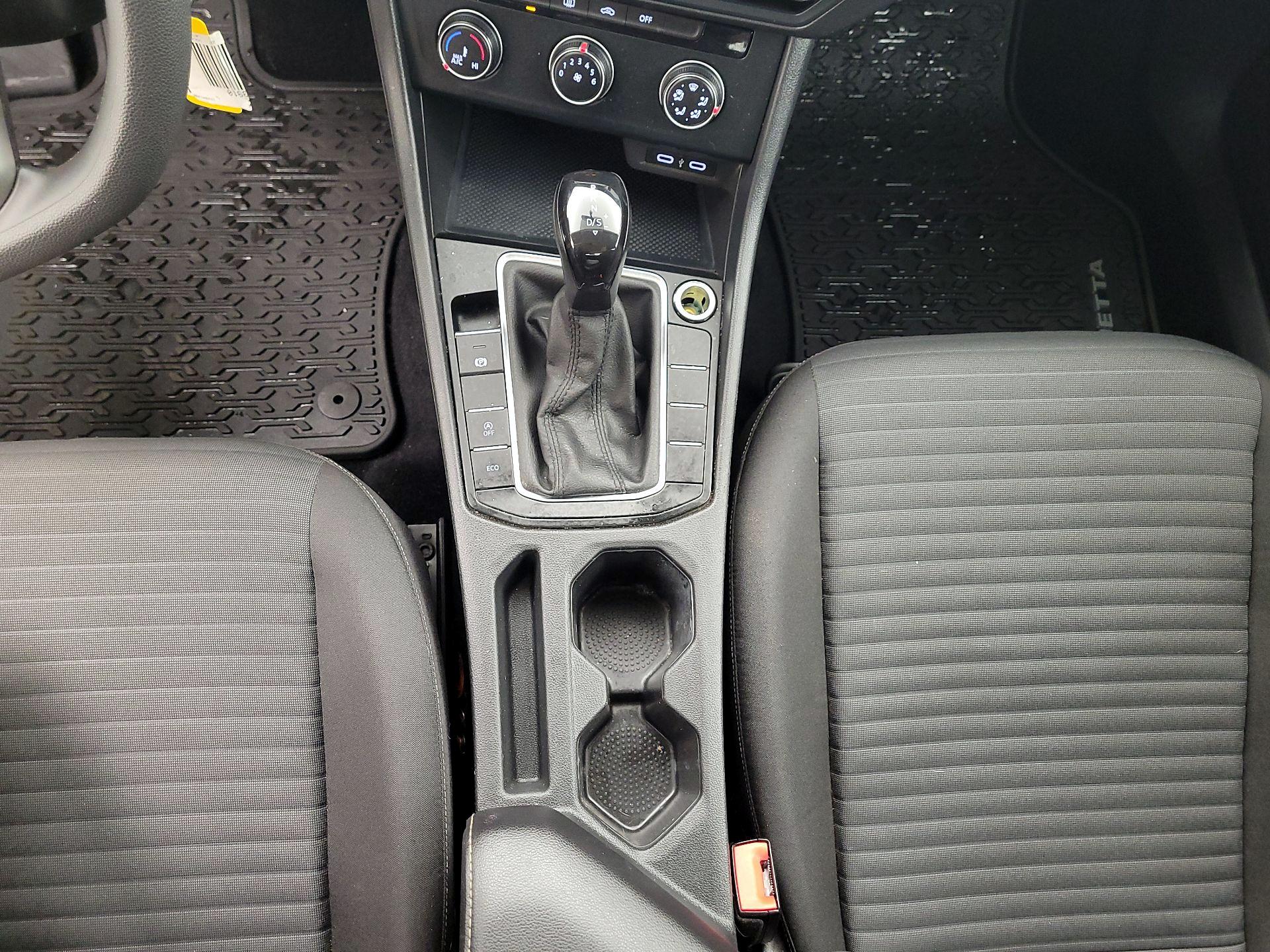 Thumbnail: 2022 Volkswagen Jetta - 17