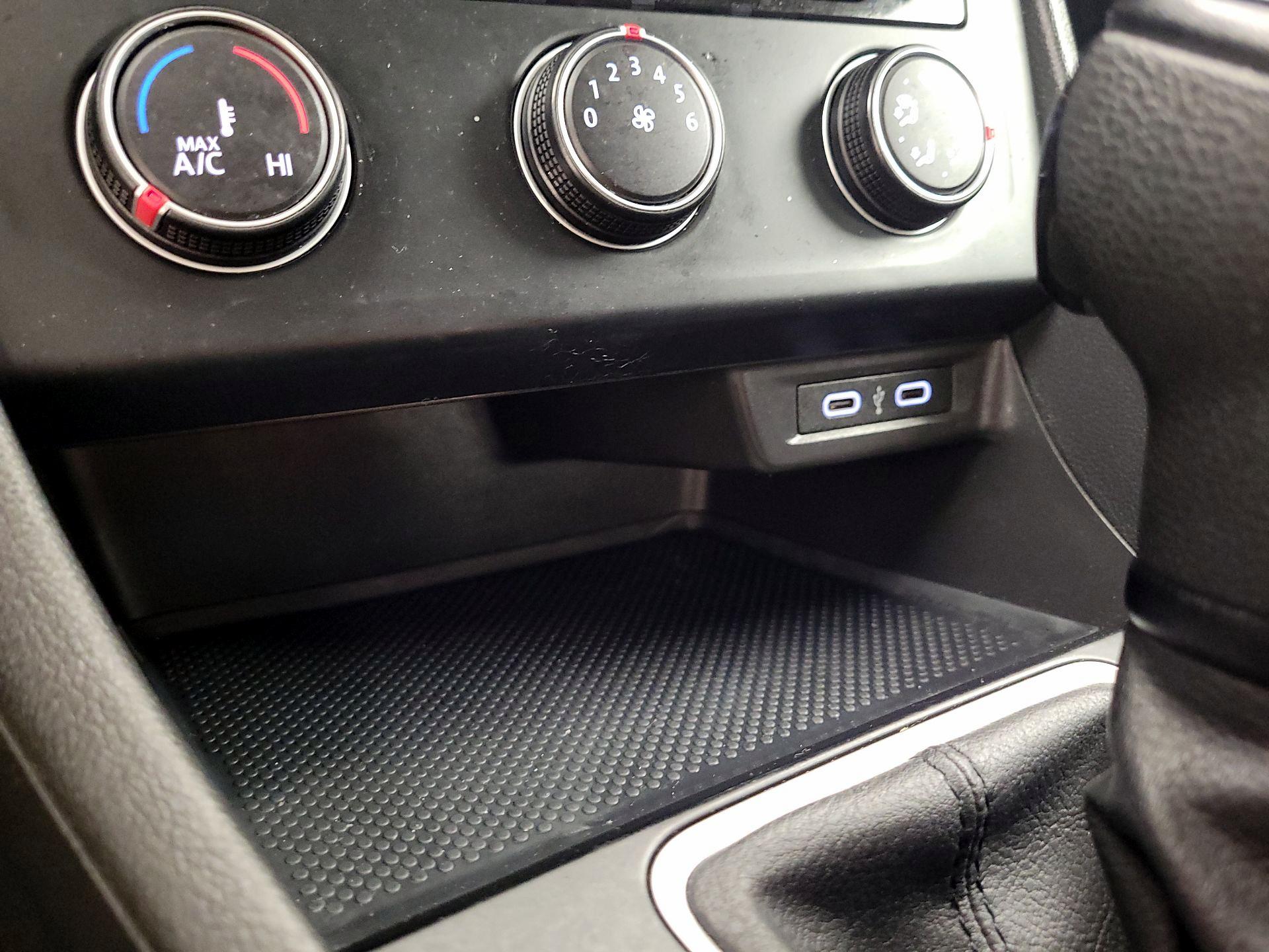 Thumbnail: 2022 Volkswagen Jetta - 18