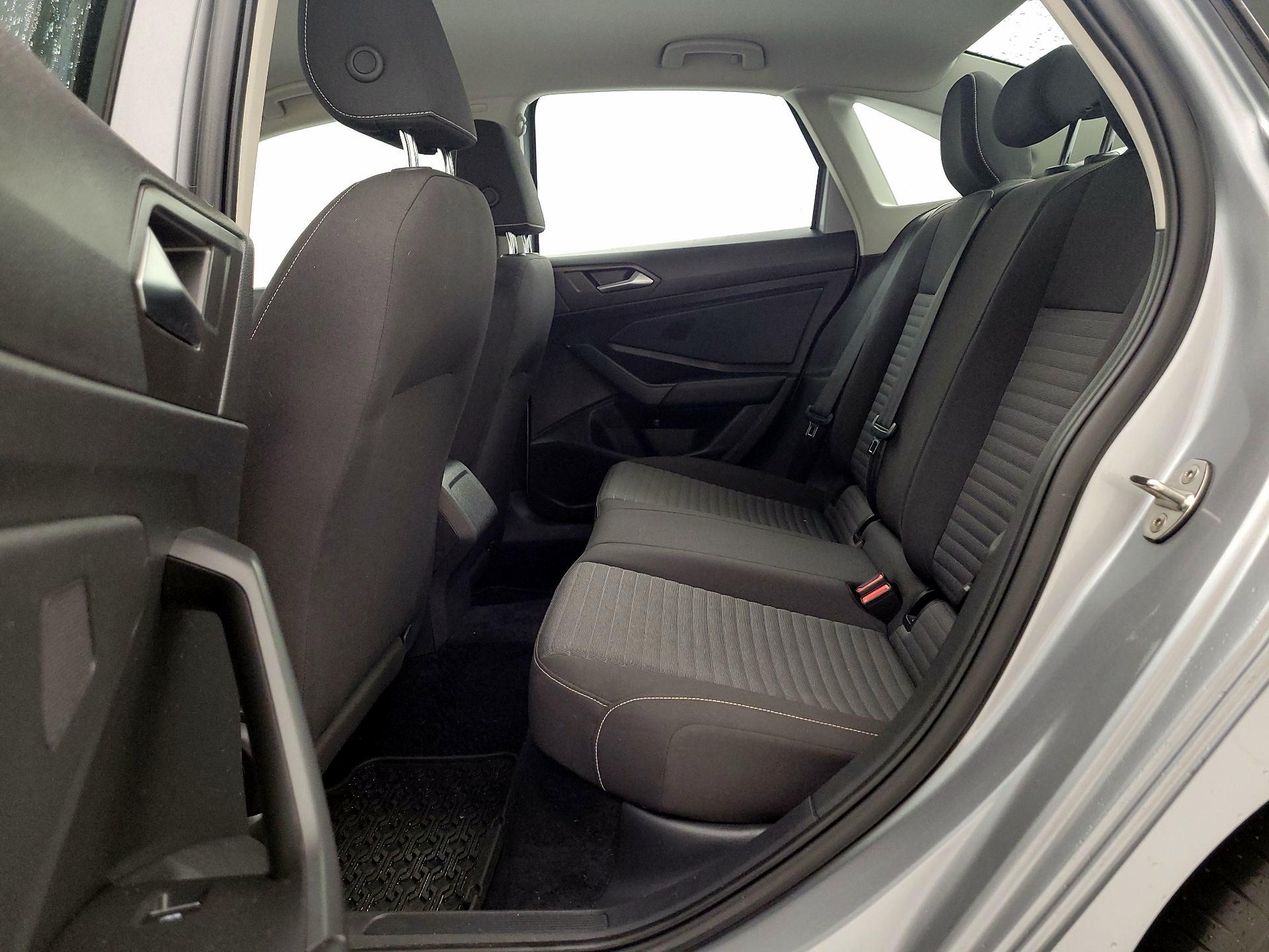 Thumbnail: 2022 Volkswagen Jetta - 19