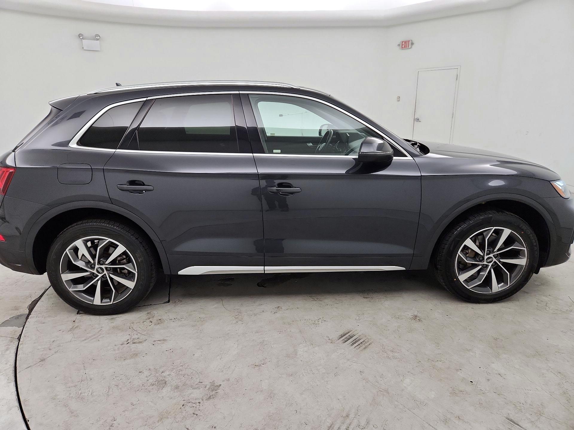 Thumbnail: 2021 Audi Q5 - 4