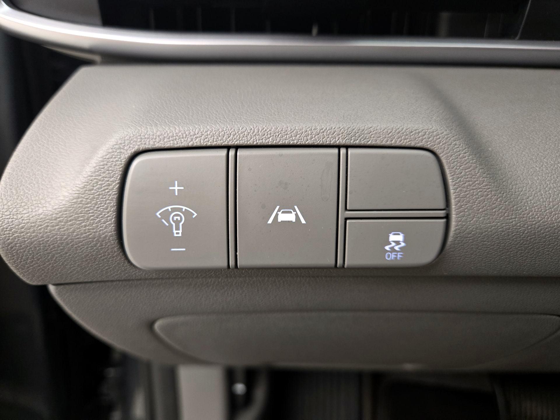 Thumbnail: 2023 Hyundai Elantra - 13